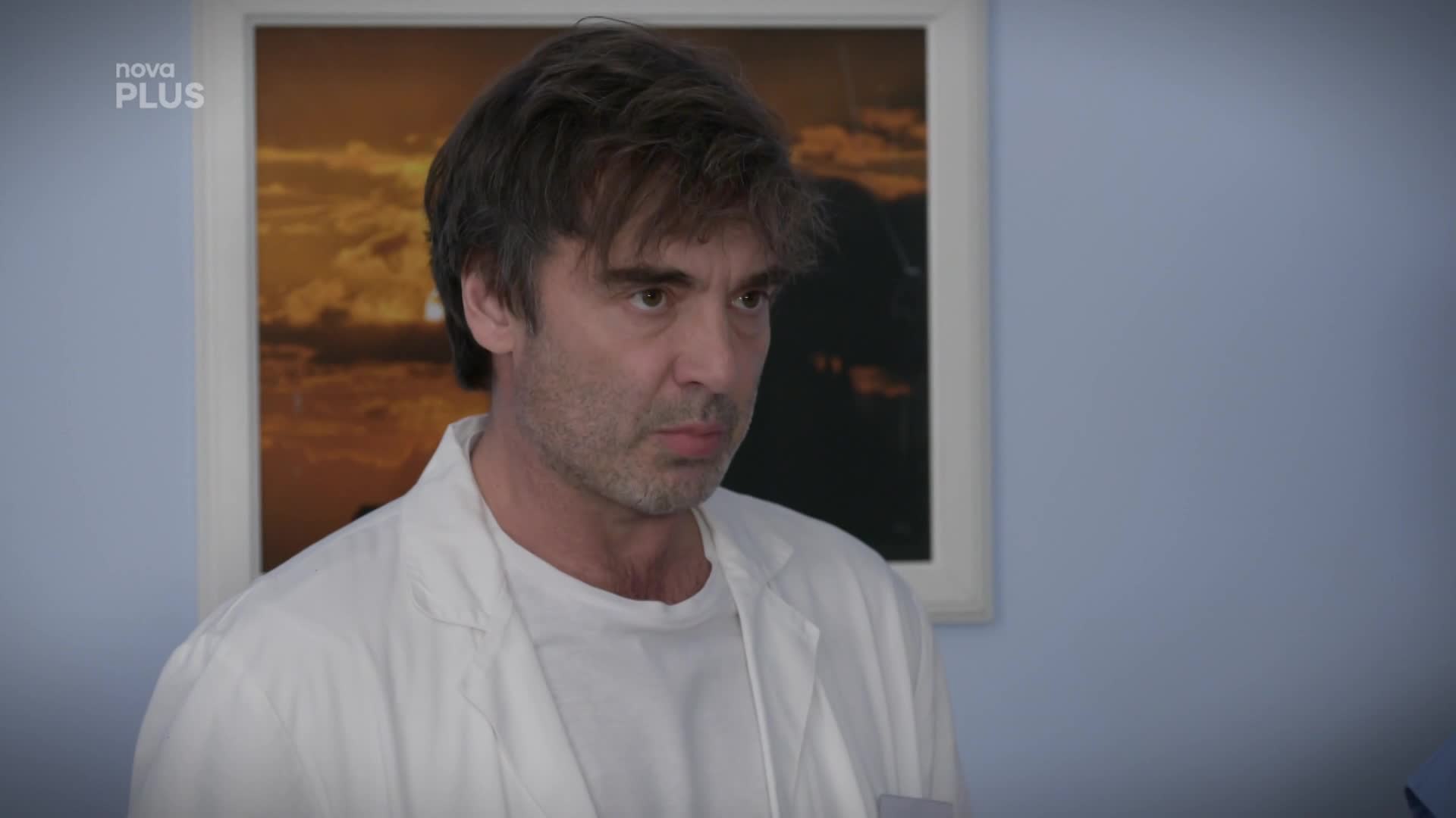 Čestmír a Martin se neshodnou na postoji k přirozeným porodům. Pohádají se před rodící ženou!