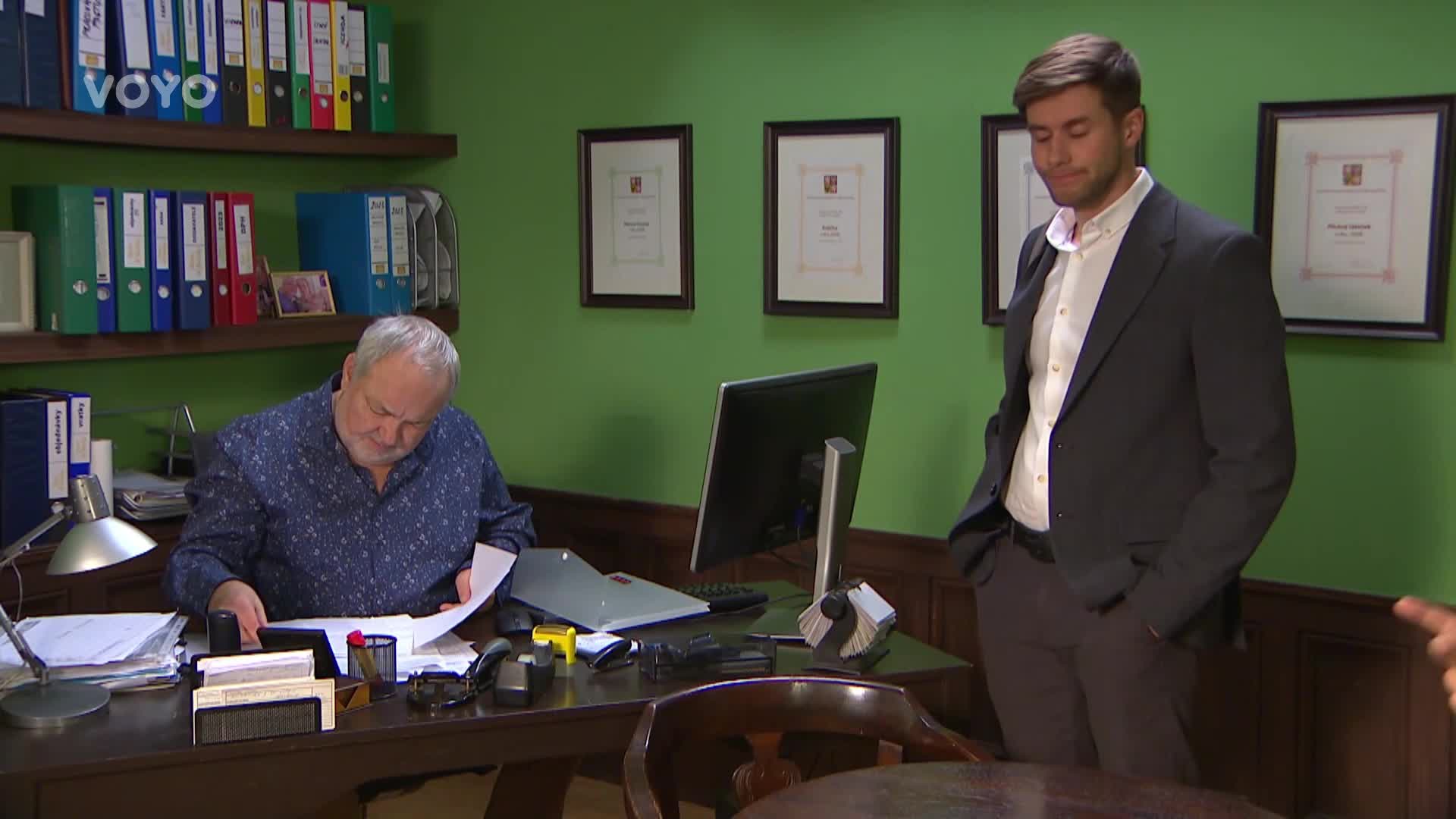 SOUTĚŽ: Najděte chybu nad Lumírem. Co se nemělo v kanceláři objevit?