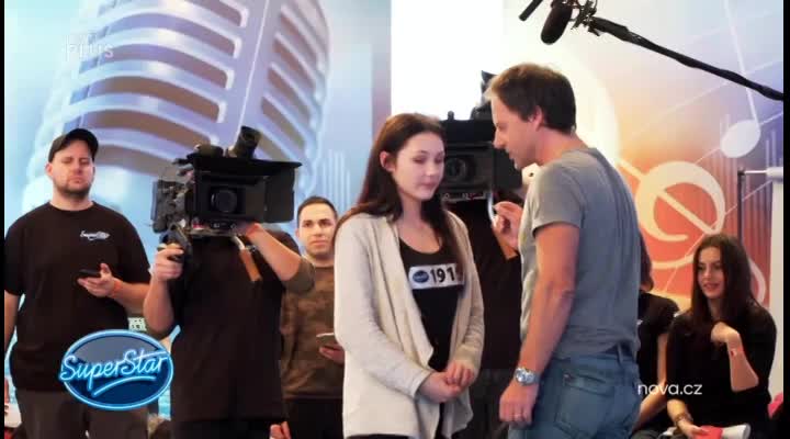 ZÁKULISÍ SUPERSTAR: Jak se dostat mezi soutěžící a porotu? Je to snadné!