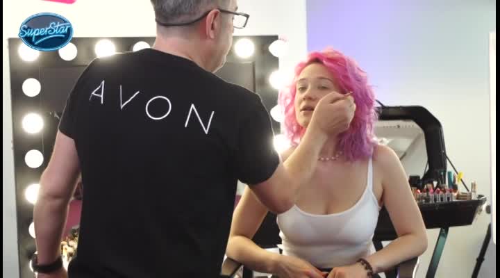 Image by Avon: Tereza má ráda výraznější líčení. Teď změnila barvu rtěnky