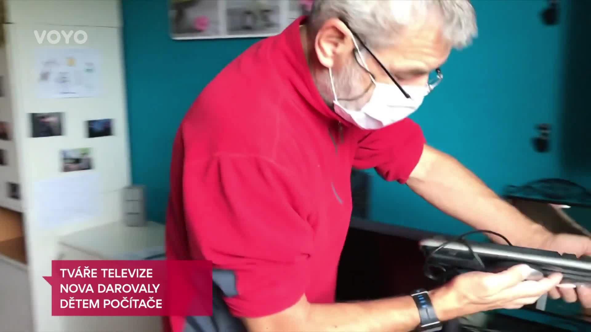 Známé tváře televize Nova pomáhaly spolu s Nadací Nova dětem. Darovaly jim počítače