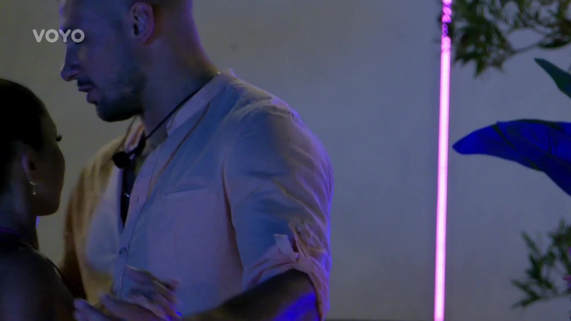 První party v Love Islandu: Kdo s kým a komu nejde ploužák