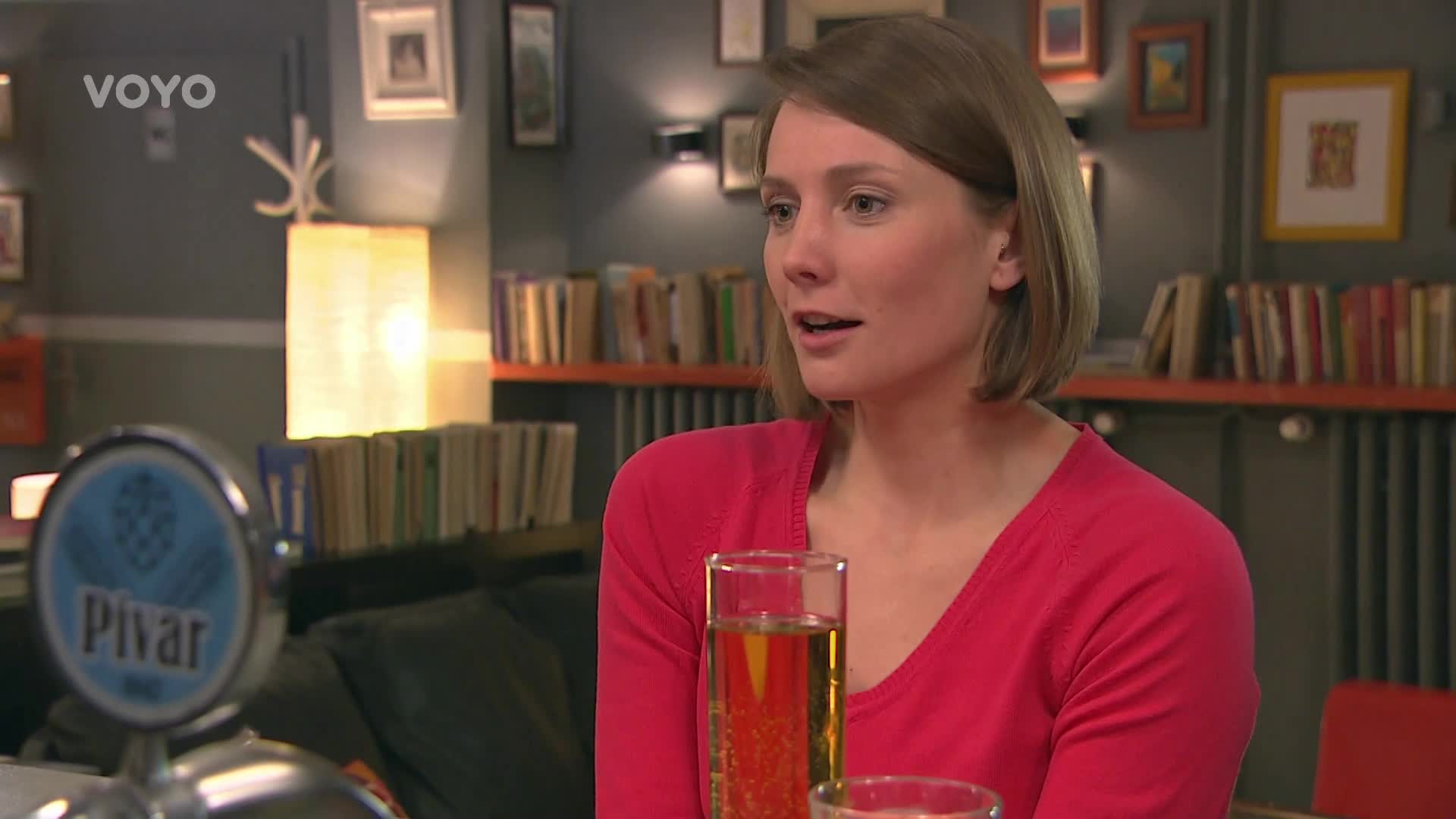 Bára se nestačí divit. Bruno se rozhodne jejich vztah posunout dál