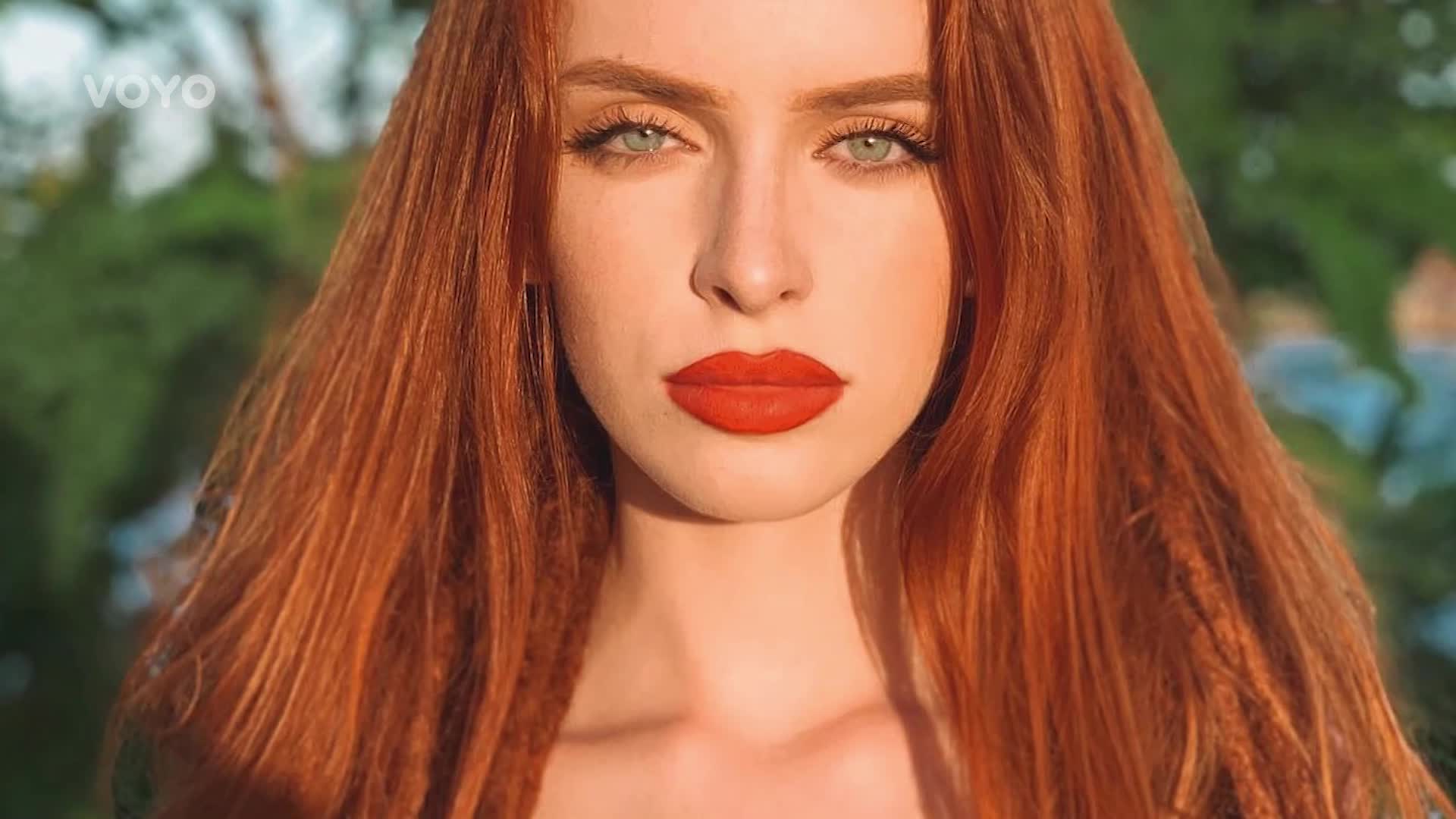 Zrzavé prameny vyměnila za dredy. Rachel se změnila k nepoznání