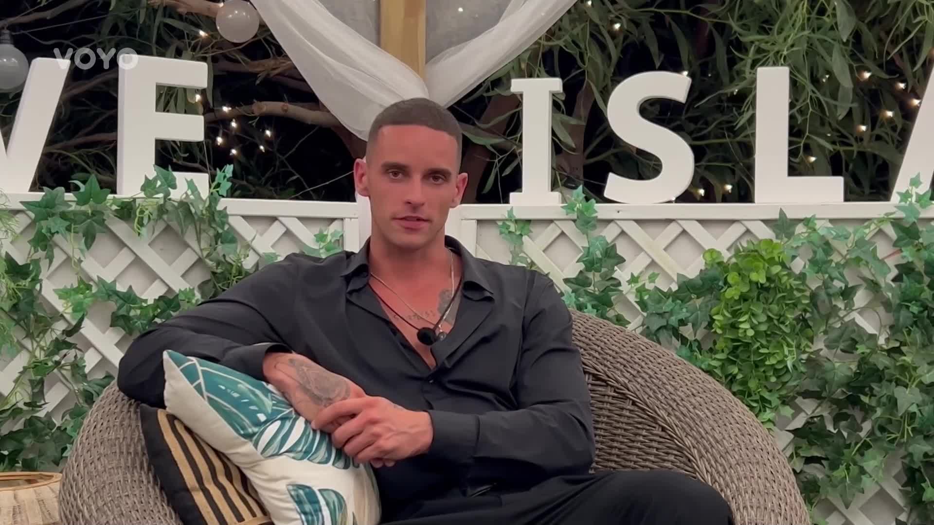 Bombshell Majlo přitančil do vily Love Islandu. Chce získat zpět srdce Diany