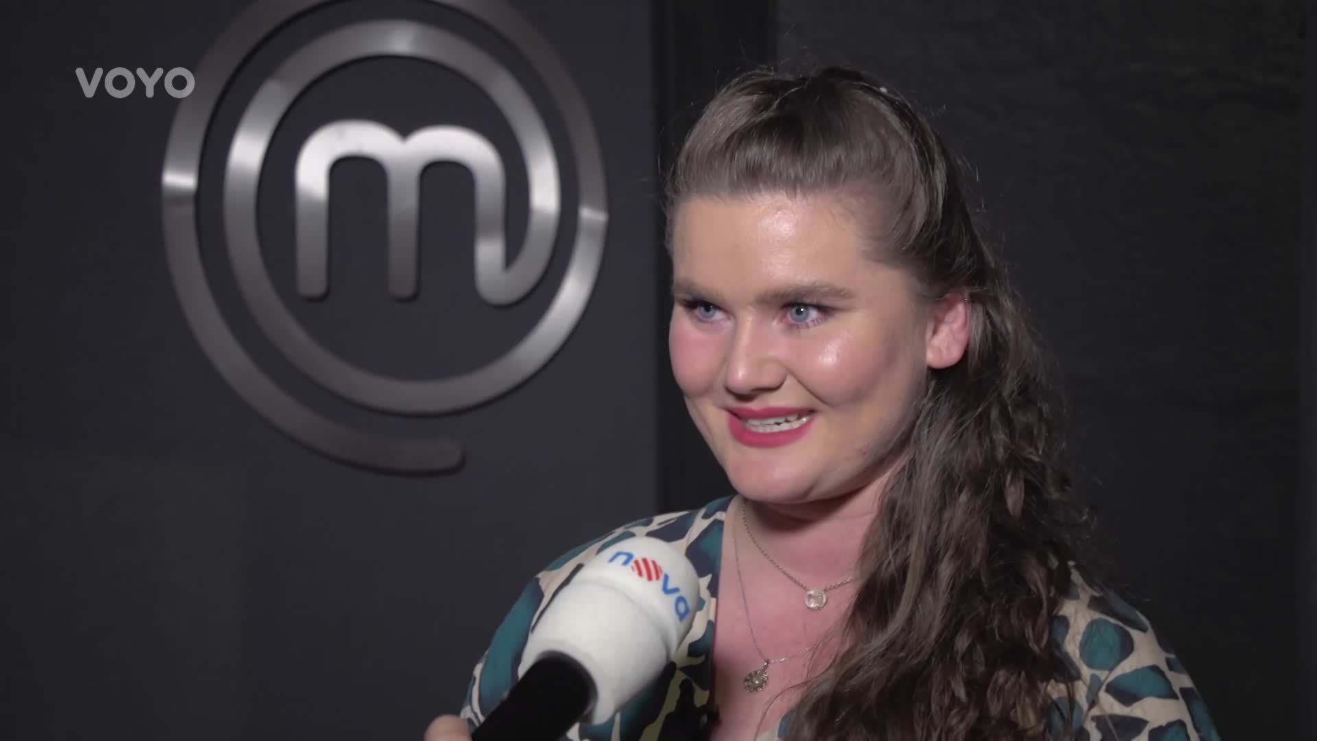 MasterChefa opouští sympatická Žaneta. Péťu zve na kosmetiku, sama chce do ledu