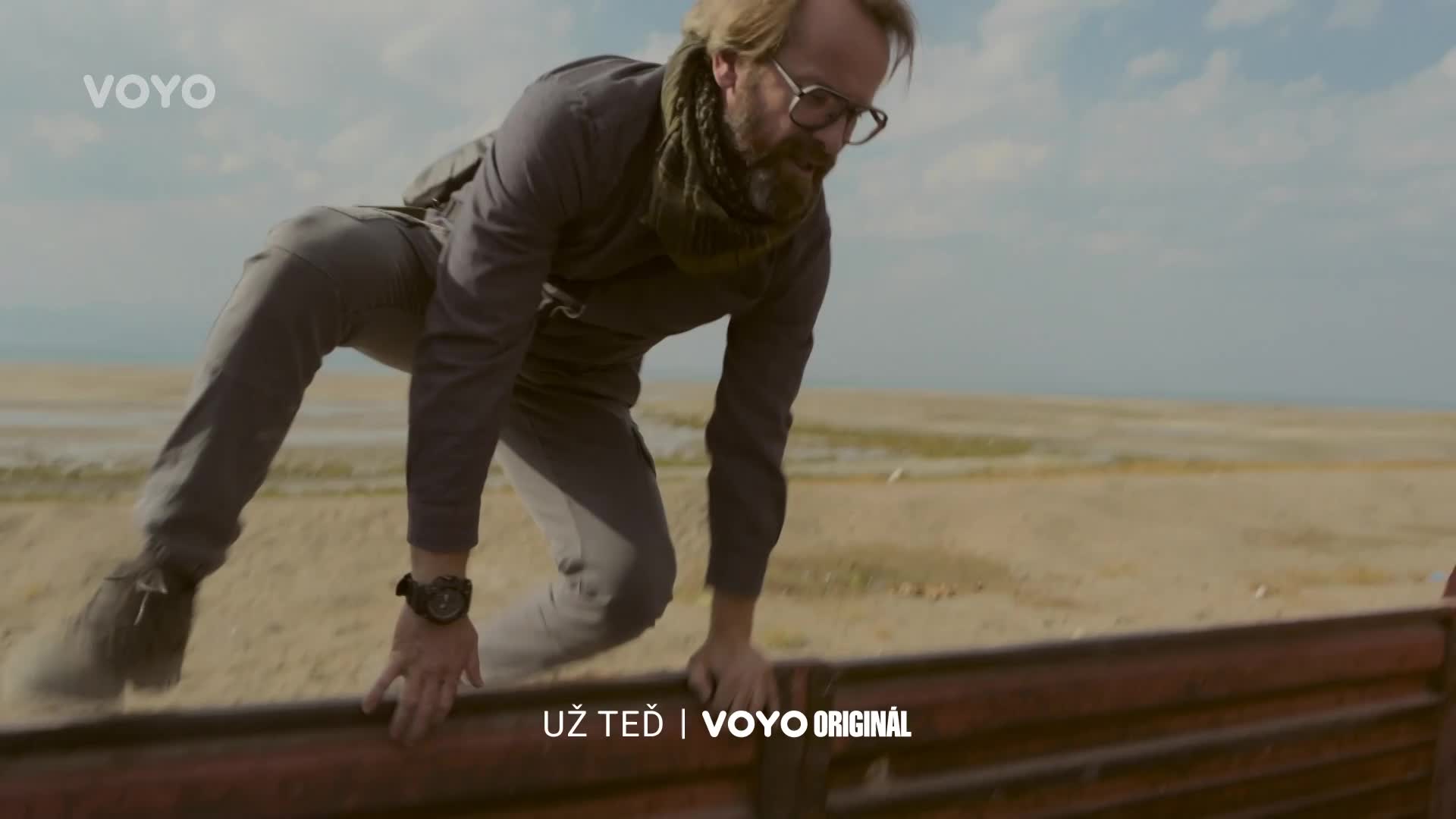 V utajení a bez podpory. Révai se v Extraktorech dostane do úzkých