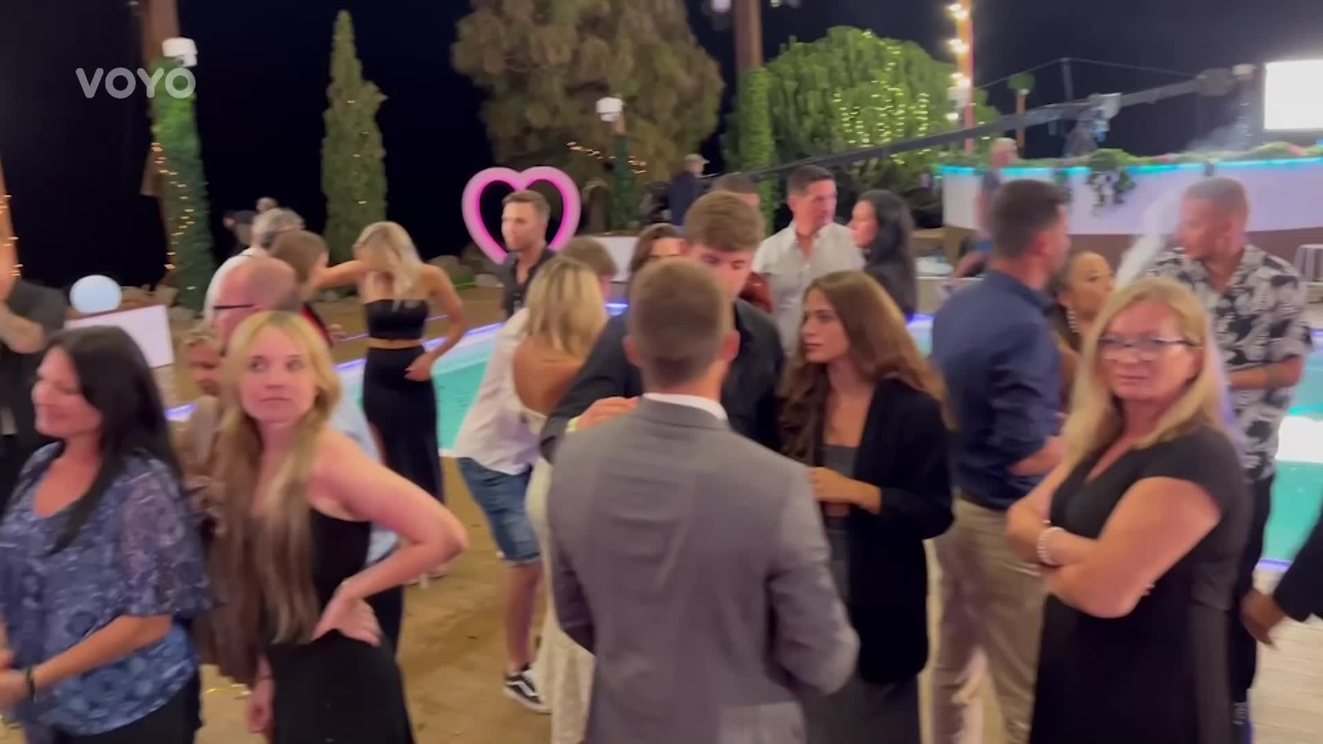 Čisté emoce po finále. Chrisova maminka je šťastná, Rachel poslala vítězům vtipný vzkaz