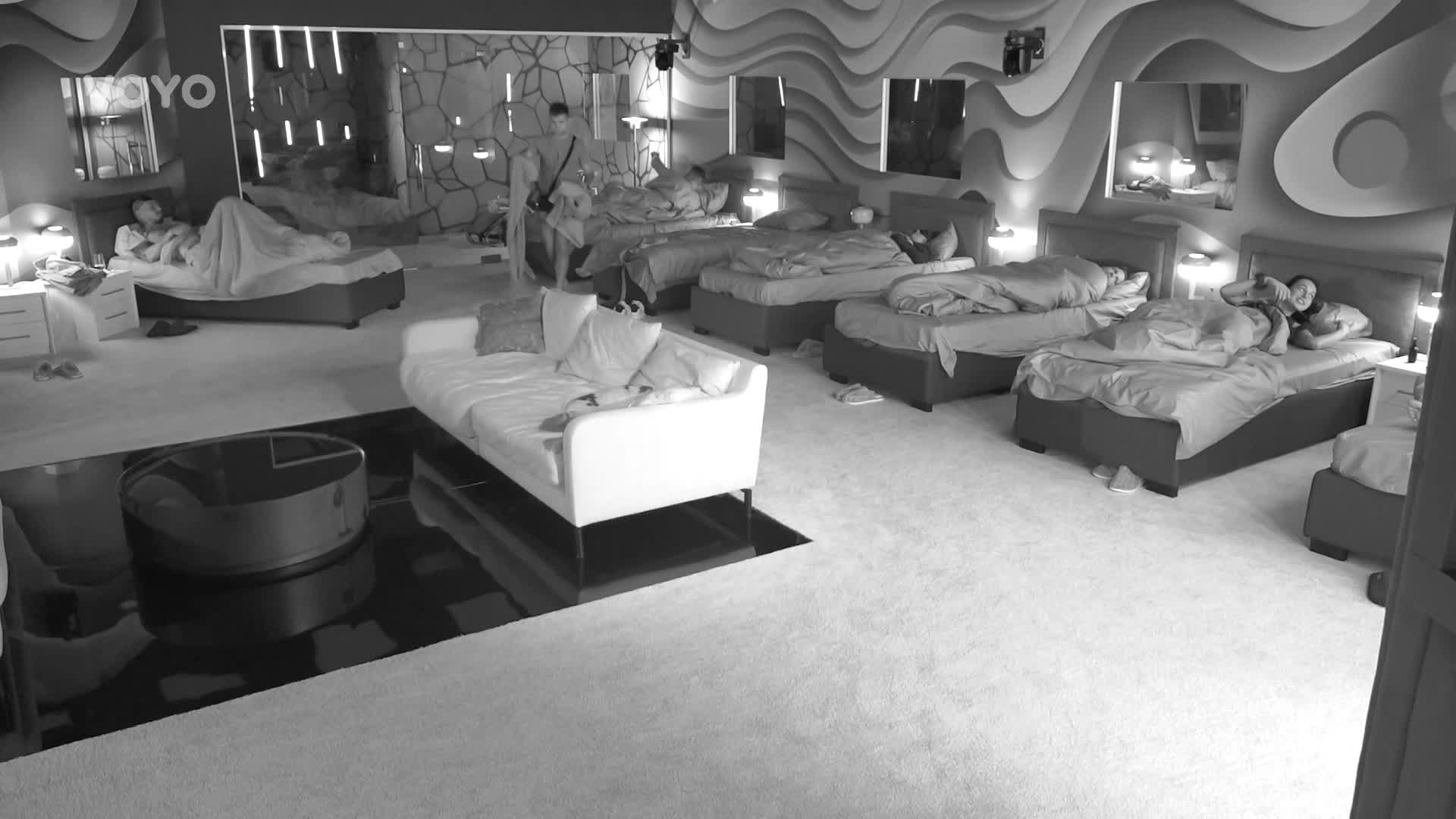 Noční přepadovka v Big Brother. Kristýna vzala útokem ledničku