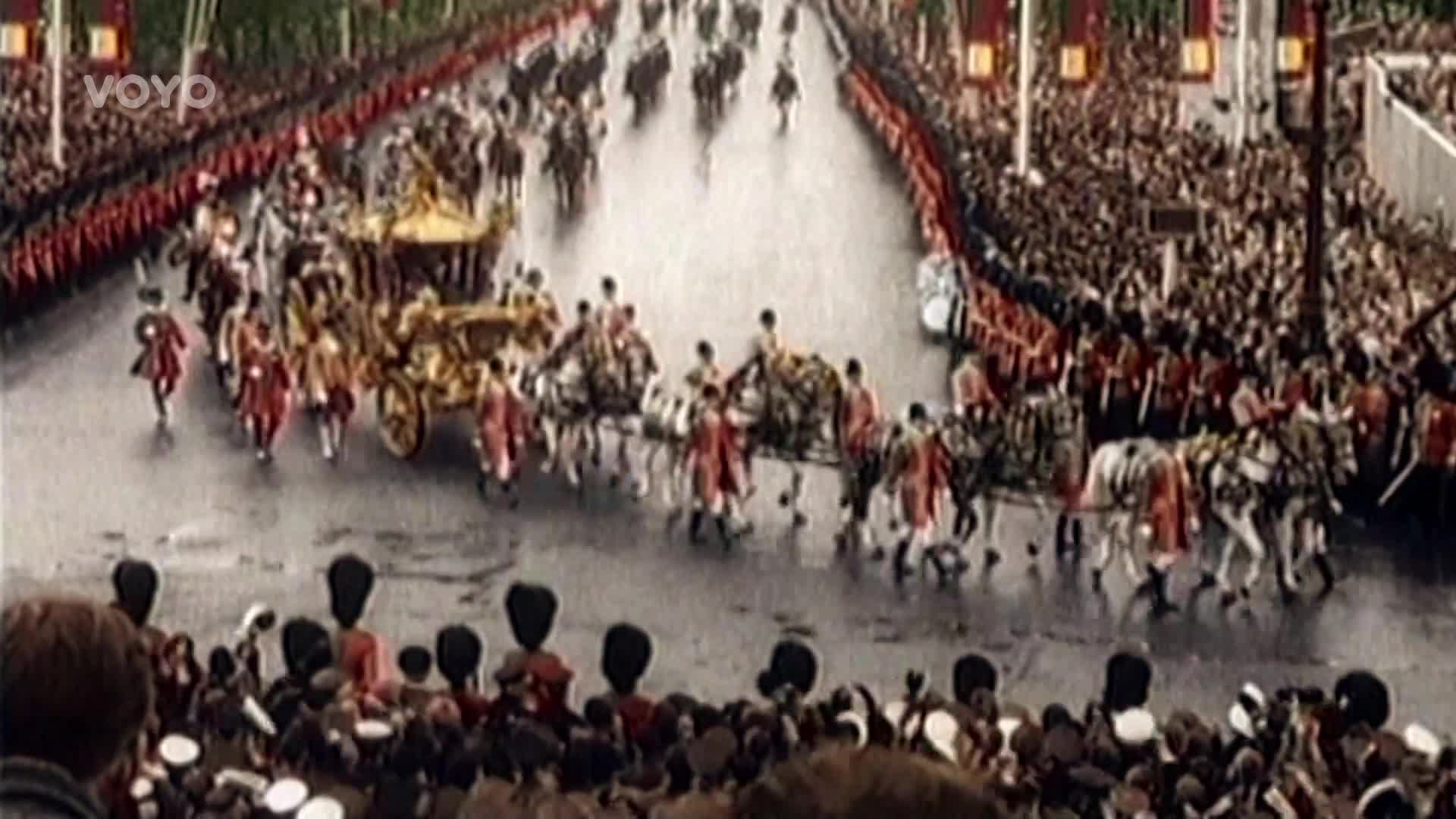 Nejdojemnější momenty královny Alžběty II. s vnoučaty i pravnoučaty. Kdo jí dokázal vykouzlit úsměv na tváři?