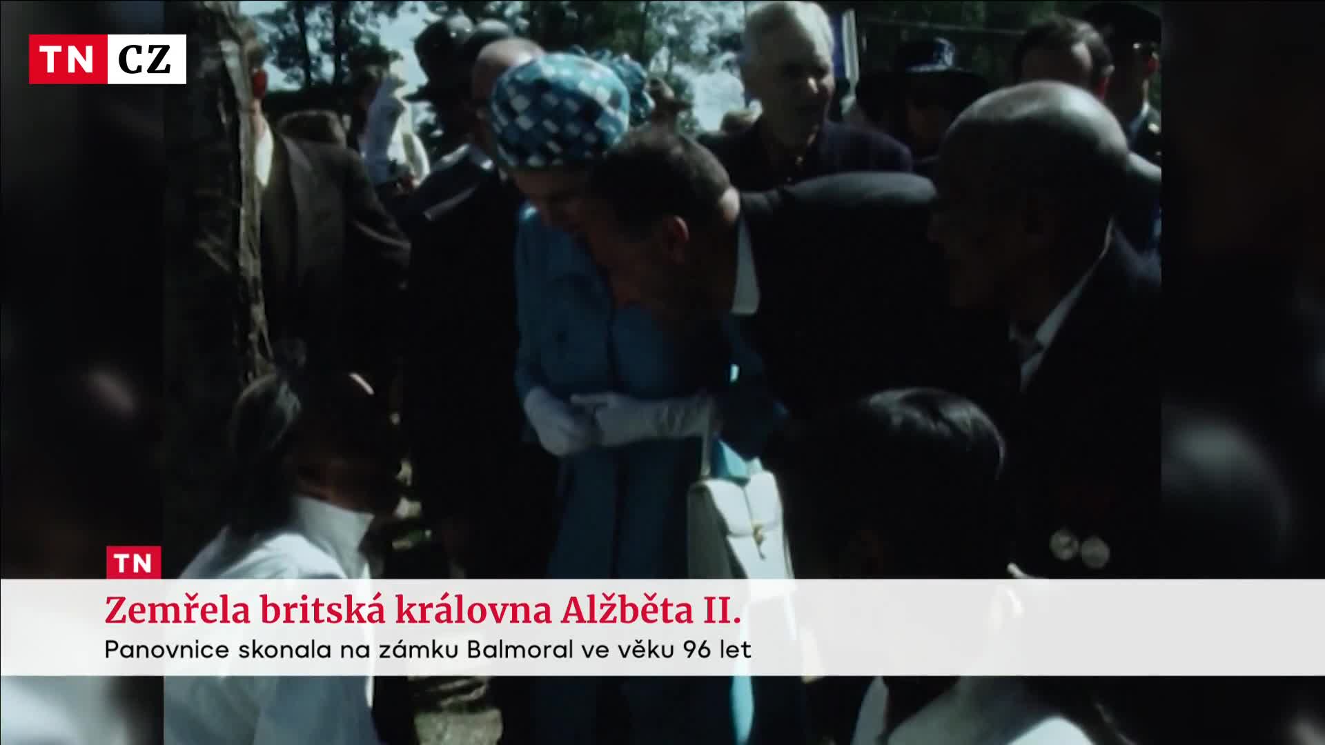 Alžběta II. byla i královnou barevných šatů. Její oblečení mělo hlubší smysl