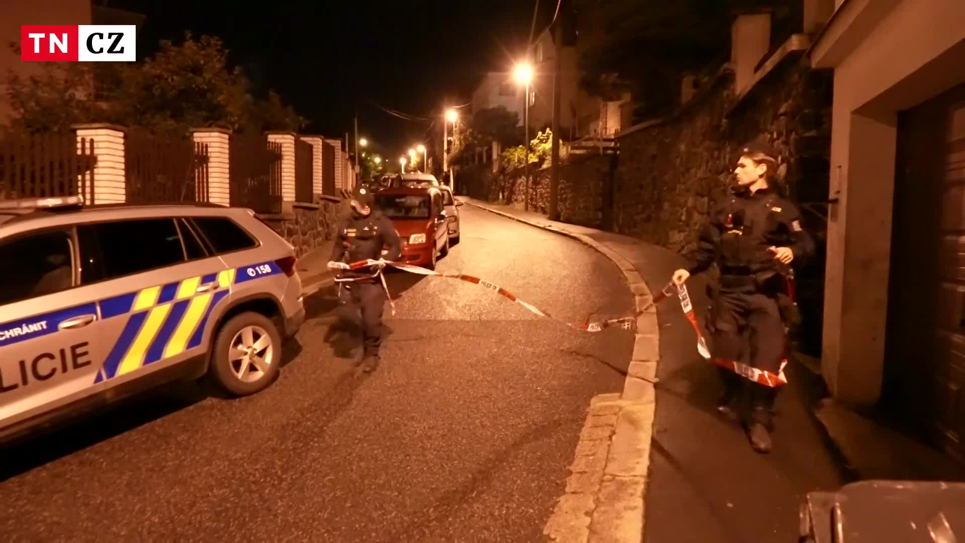 Policisté v Ústí postřelili muže, který ohrožoval rodinu nožem