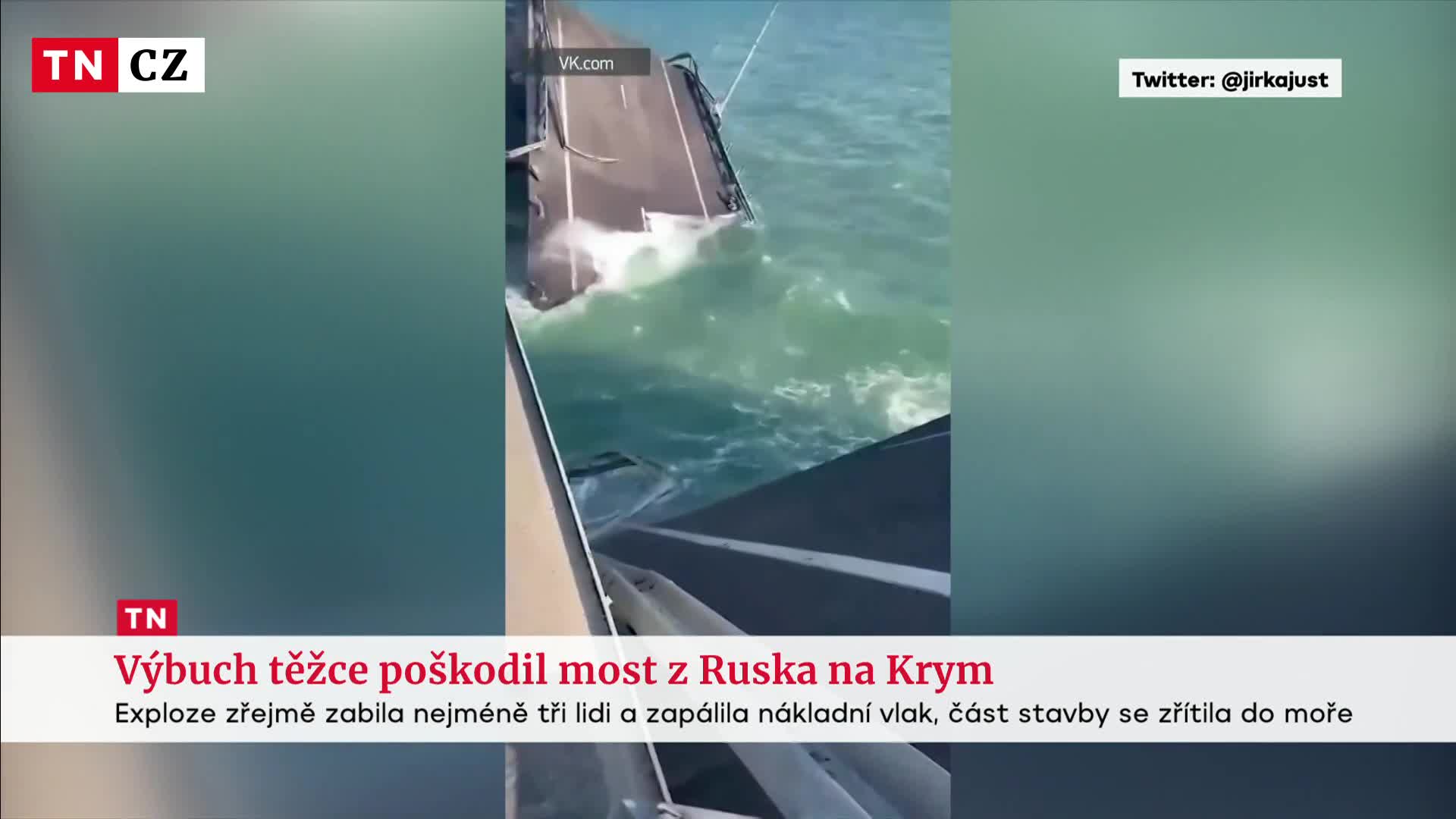 Rusové otevřeli most na Krym. Část se po explozi zřítila