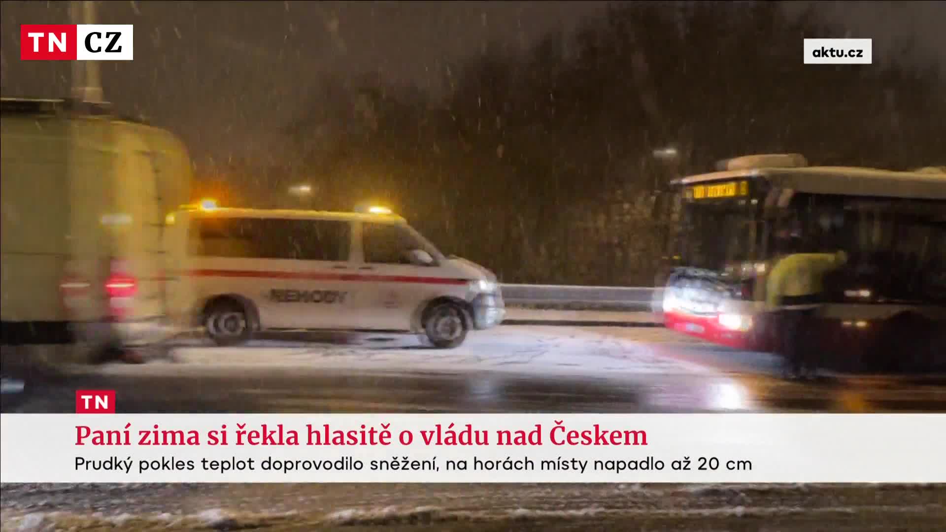 Sníh a náledí komplikují dopravu v Česku. Lyžaři ale mají žně