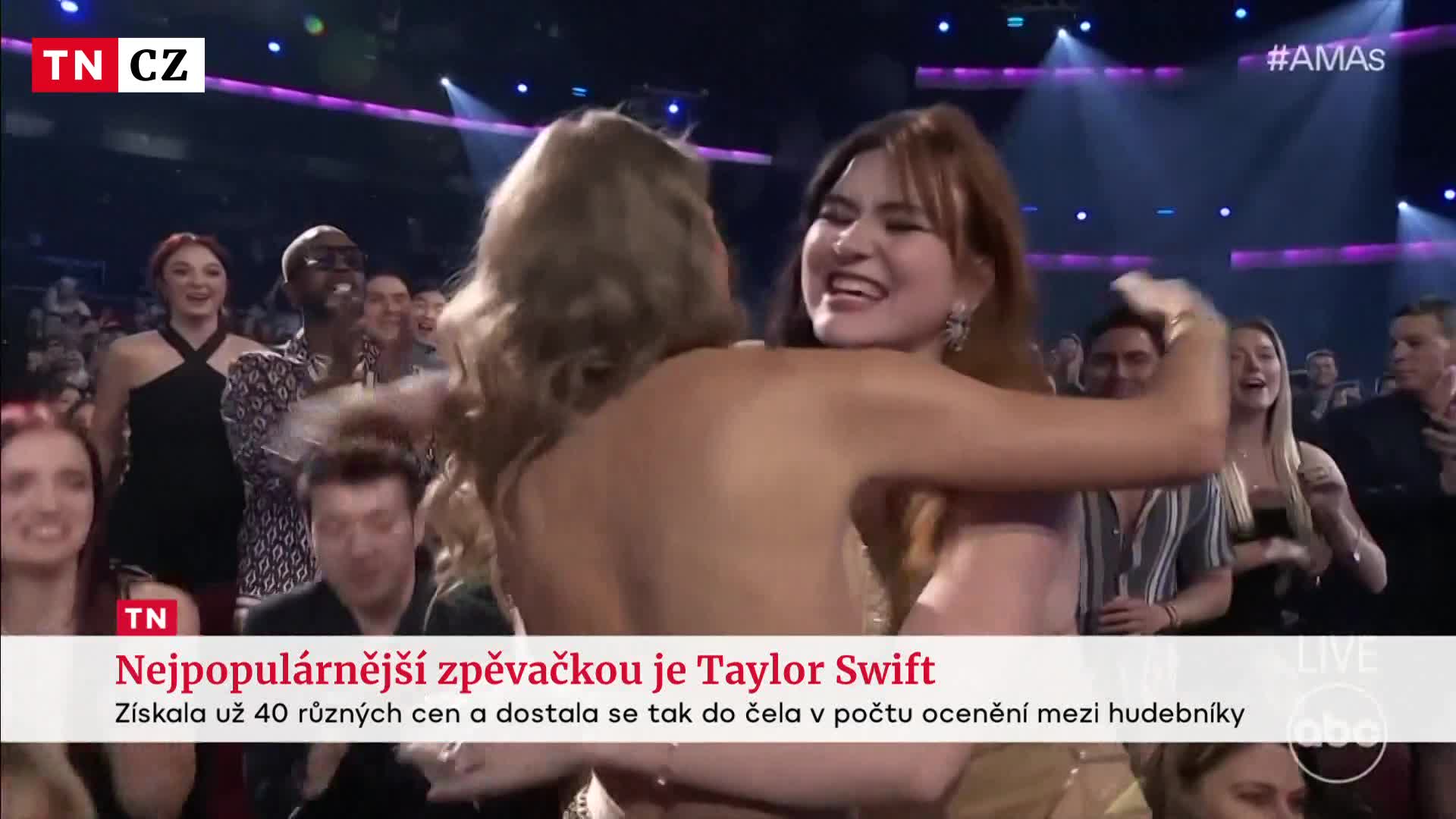 Taylor Swift je nejpopulárnější zpěvačkou. Fanoušci ji poslali na první příčku