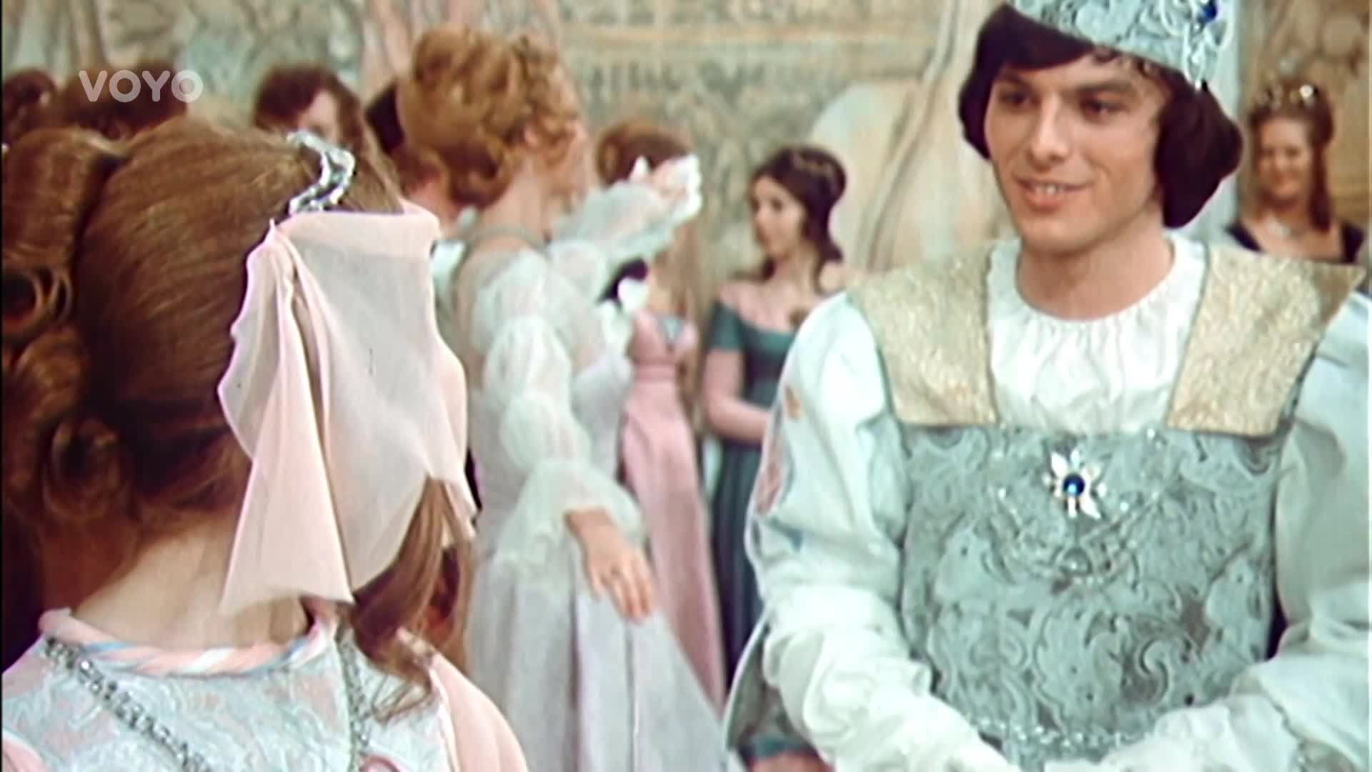 On mamlas, ona ninja. Proč jsou princové v pohádkách tak mimo a princezny akční hrdinky?