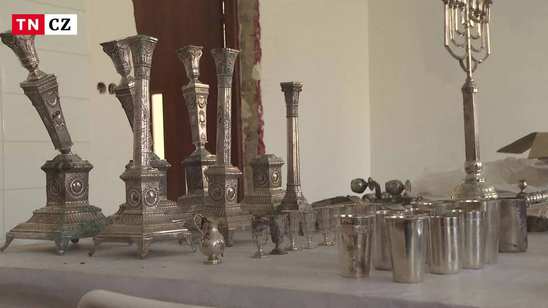 V Polsku nalezli židovský poklad z druhé světové války. Jde o rodinné stříbro