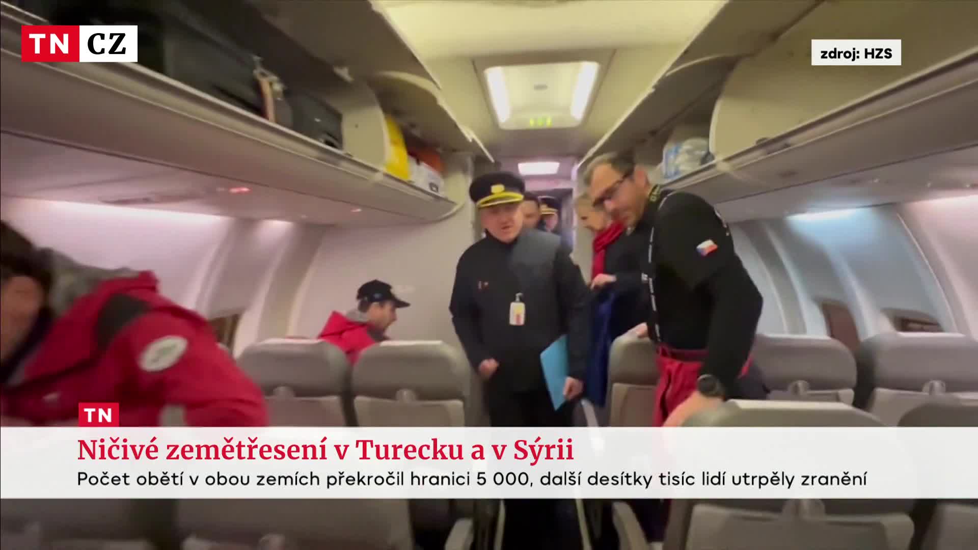 Do Turecka dorazilo 69 českých záchranářů. Pomůžou obětem zemětřesení