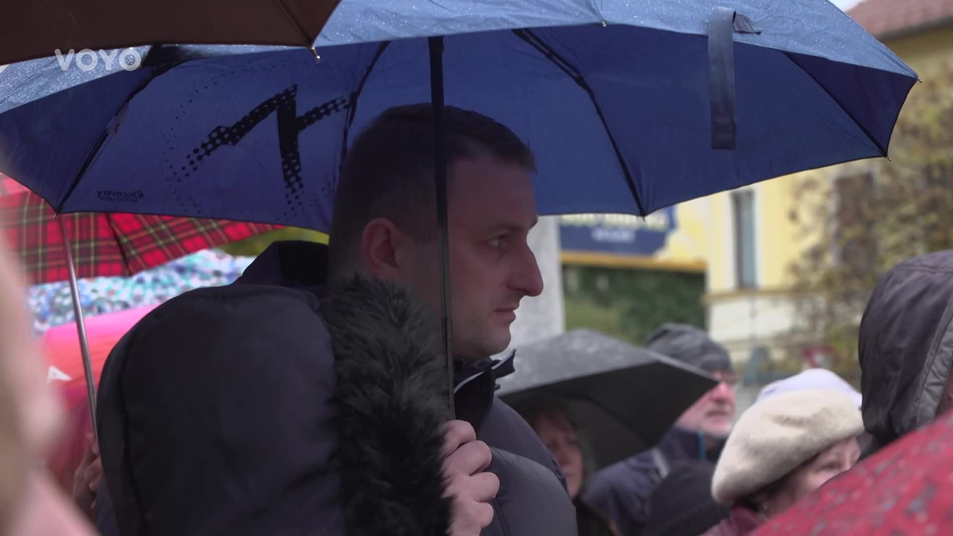 Funerální turistika doktora Vševeda: Na hřbitov se s ním vydaly davy lidí