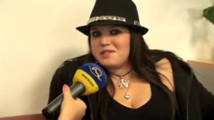 Leona Šenková si se svojí postavou hlavu neláme. Dietu odmítá.