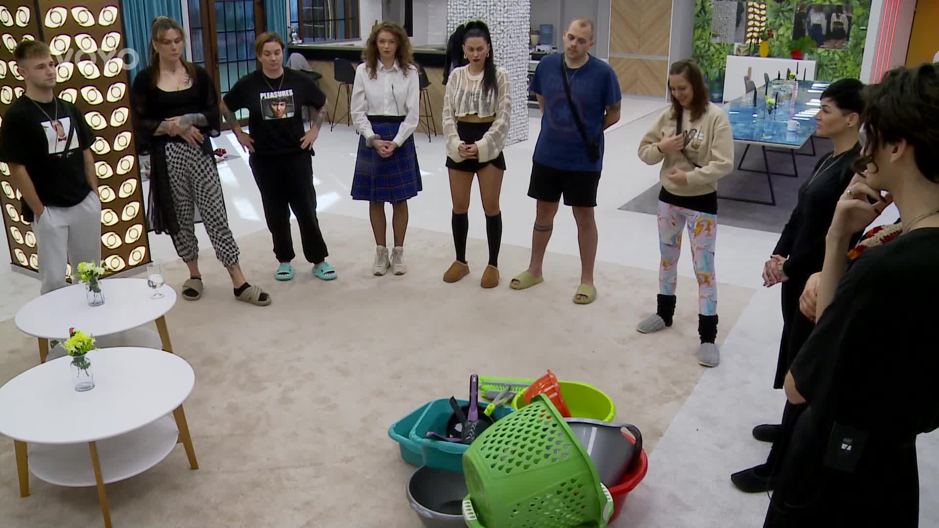 Konfety, balónky, pěna. Nečekaný úklid v Domě odnesla Barbara pádem