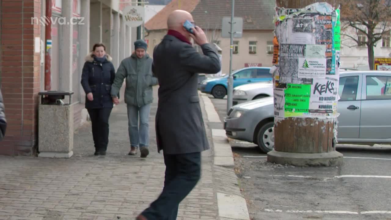 Román pro pokročilé trailer