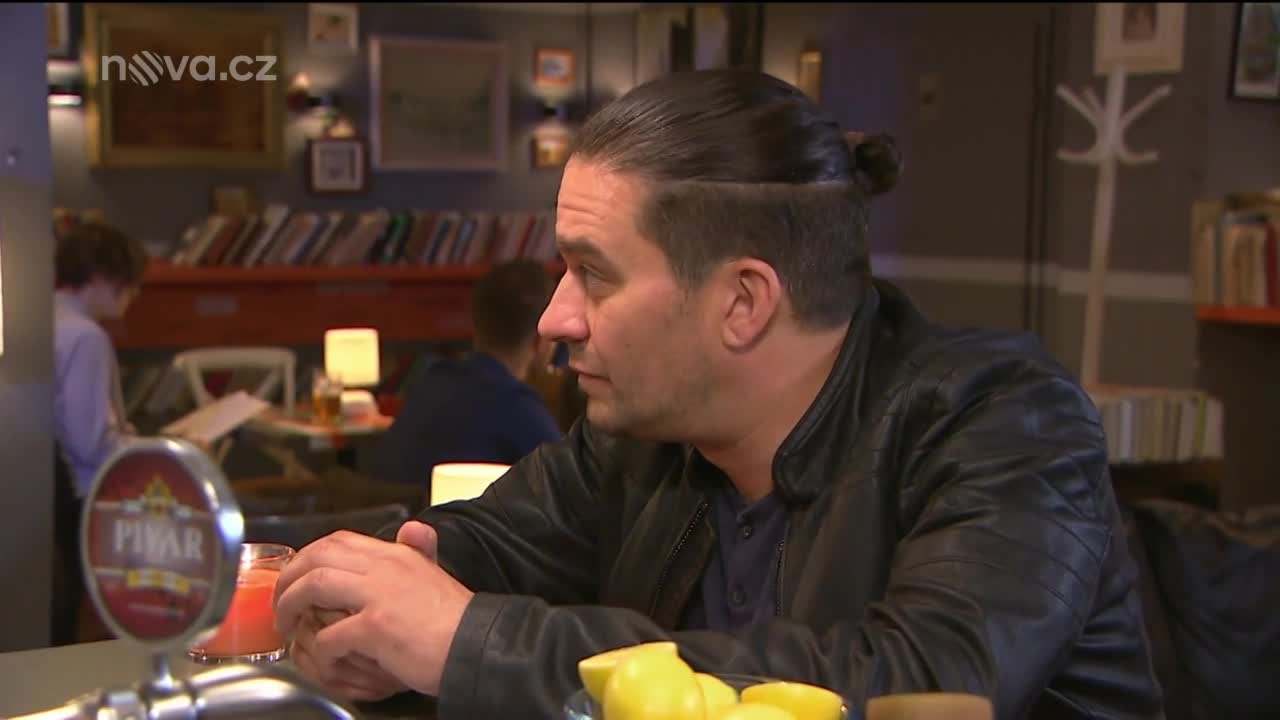 Tony neodolá. Proč mají jeho holky najednou smůlu?