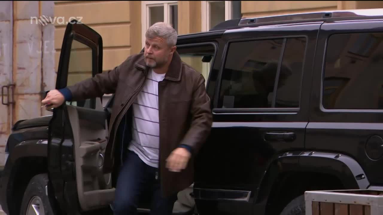 Kristýna je zpět. Jak na tom je a jak se vybarví její táta?