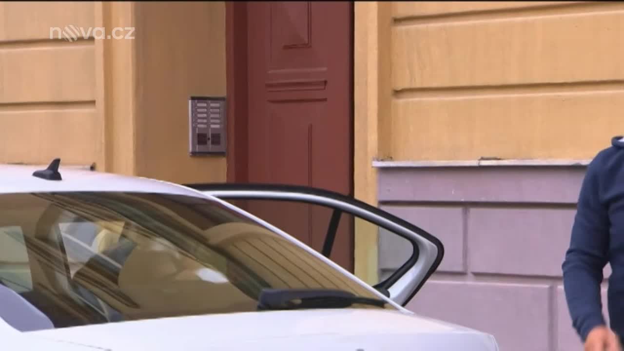 Adriana je tu! Čím dostane Evžena hned při příjezdu?