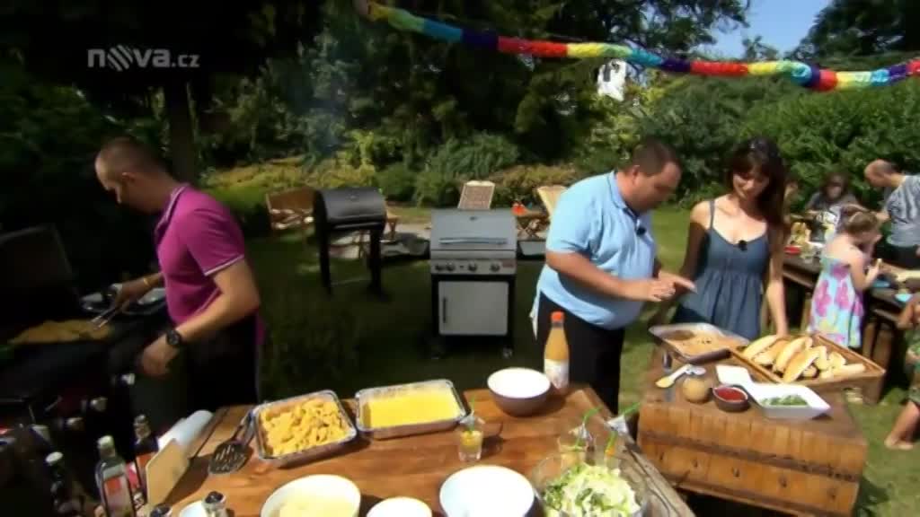 Grilování s Vodouchem - 4. díl - Hot dogs s karamelovu cibulí »