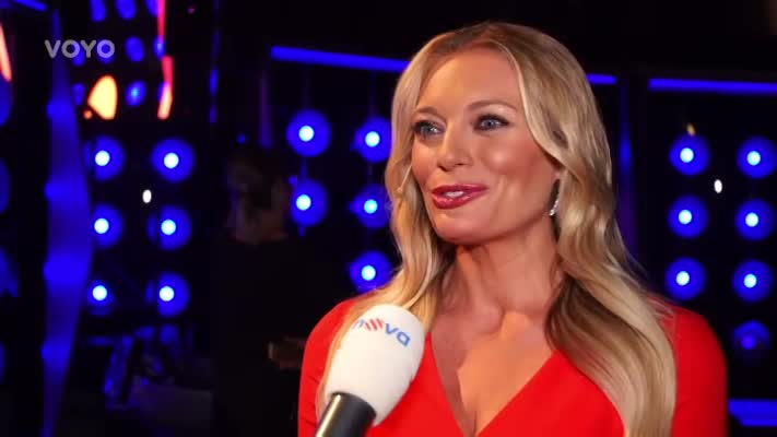 BLÁZNIVÁ NABÍDKA: Ondřej Sokol by měl moderovat Televizní noviny s Lucií Borhyovou