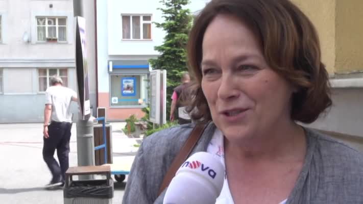 EXKLUZIVNÍ UKÁZKA Z NATÁČENÍ! Co má společného Jitka Smutná se seriálovou postavou Vlastou Peškem?