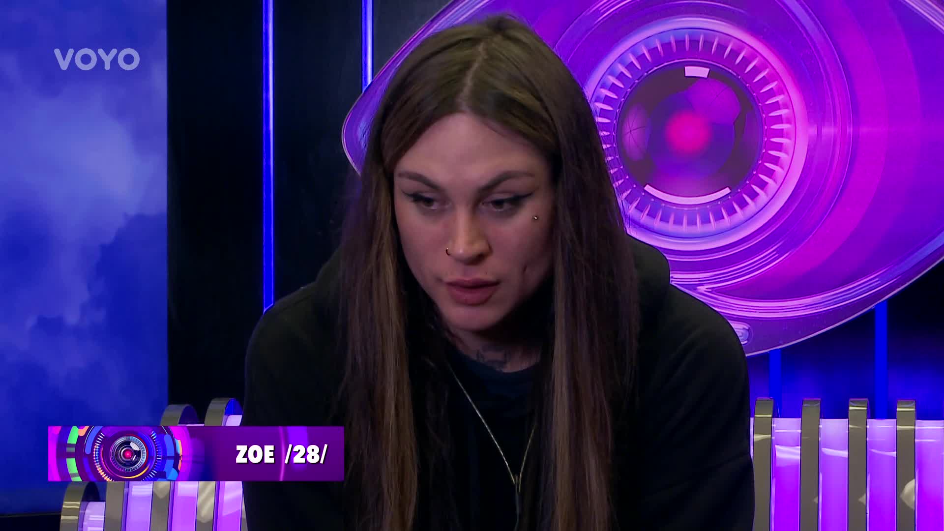 Mrzí mě, že mi přítel neposlal vzkaz, řekla Zoe ve zpovědnici
