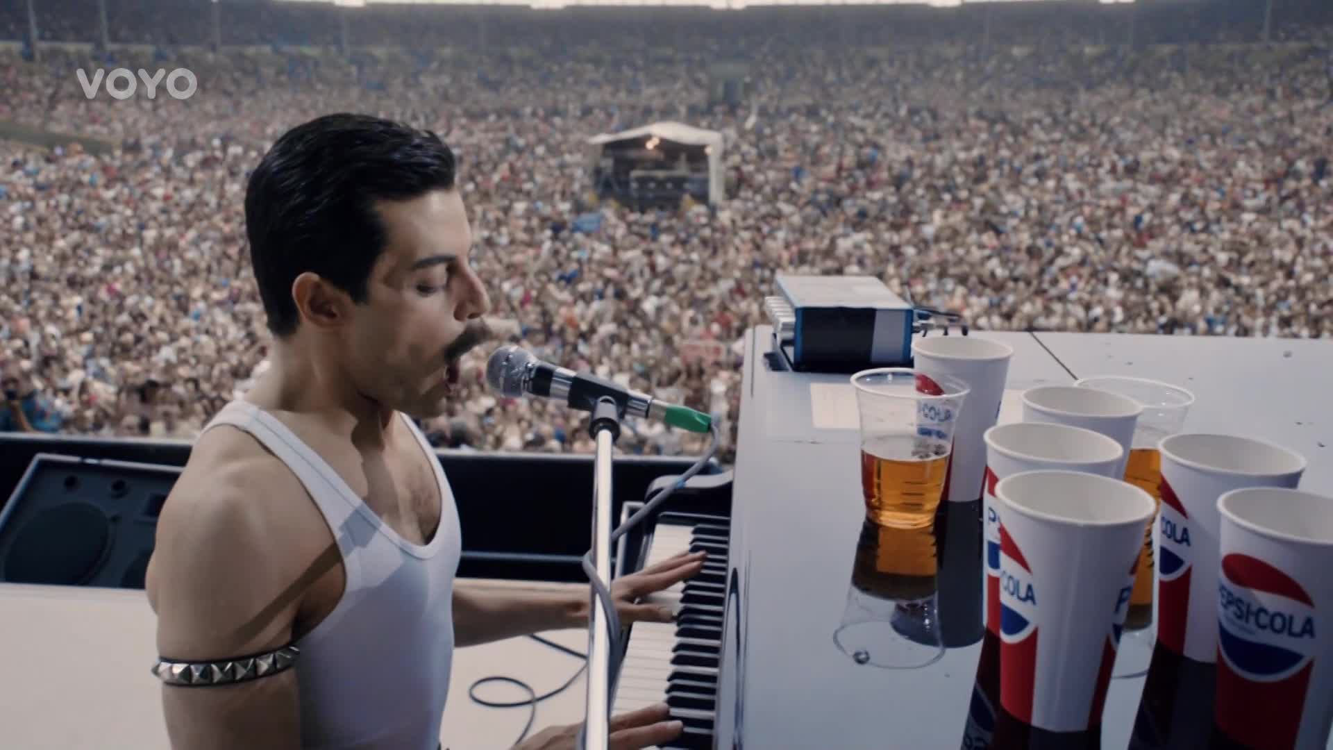 Bohemian Rhapsody na Voyo: Filmový Freddie Mercury našel na place lásku