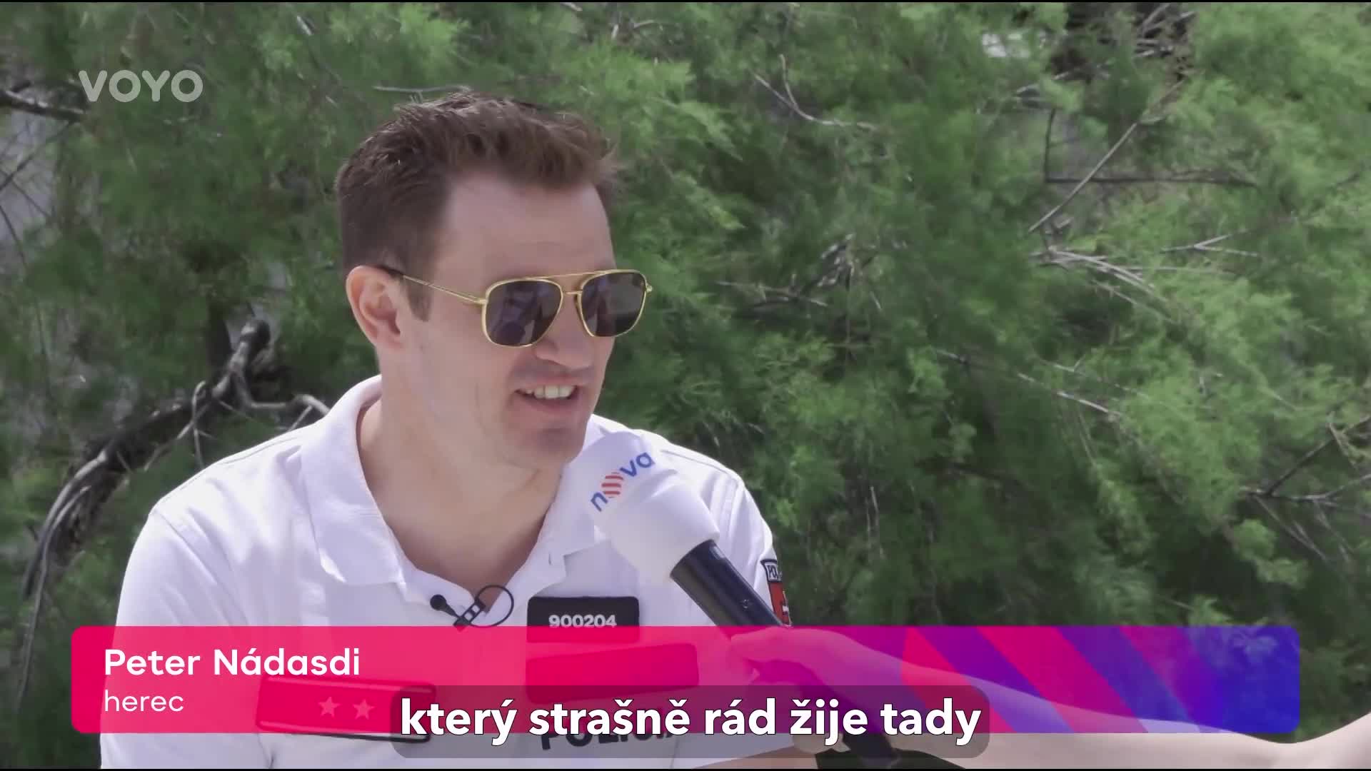 Romantický sukničkář. I takový bude Peter Nádasdi v Polici Hvar