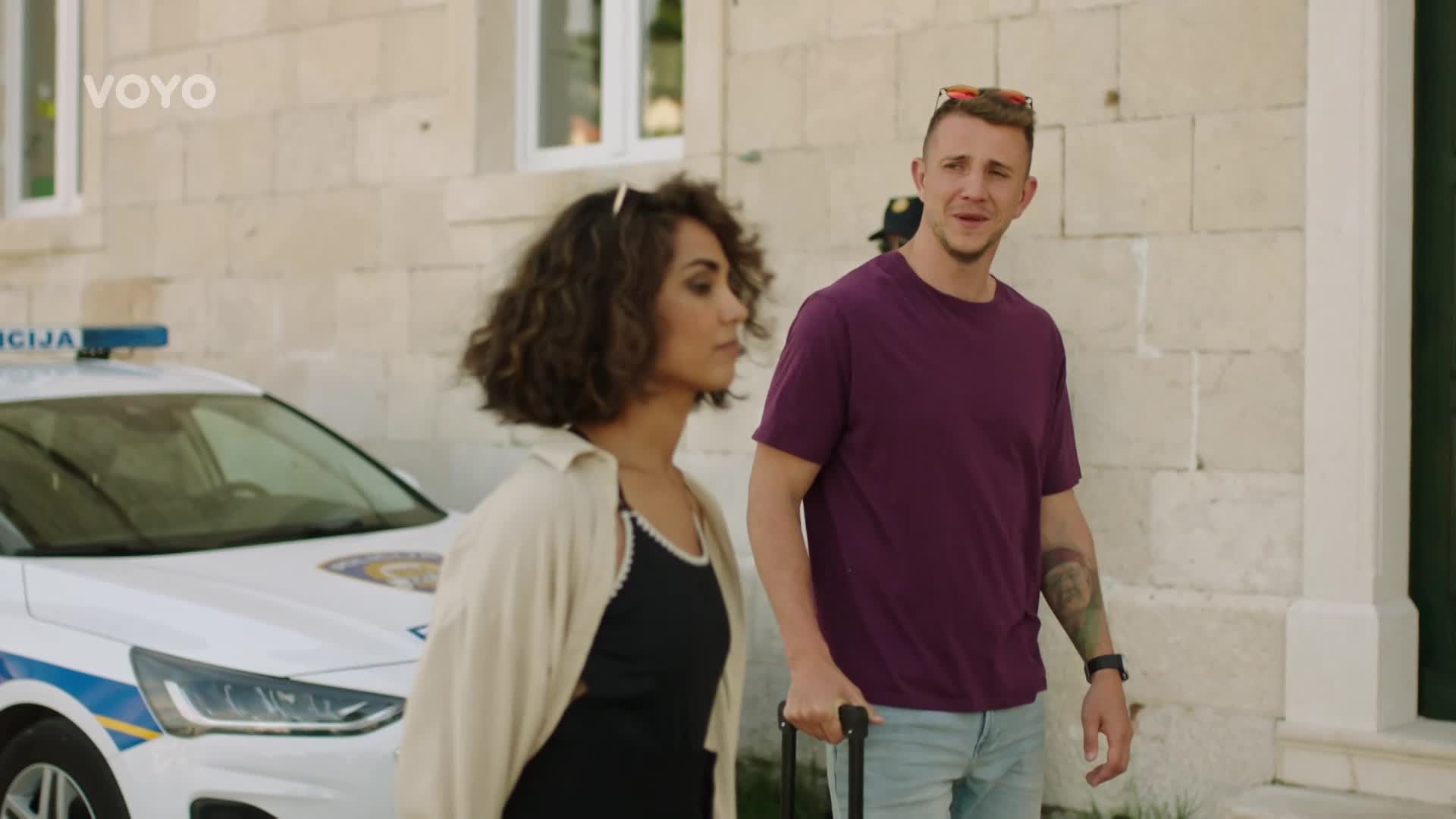 Nástup do služby k Policii Hvar. Štáfek a Ferencová vyrážejí k prvnímu případu