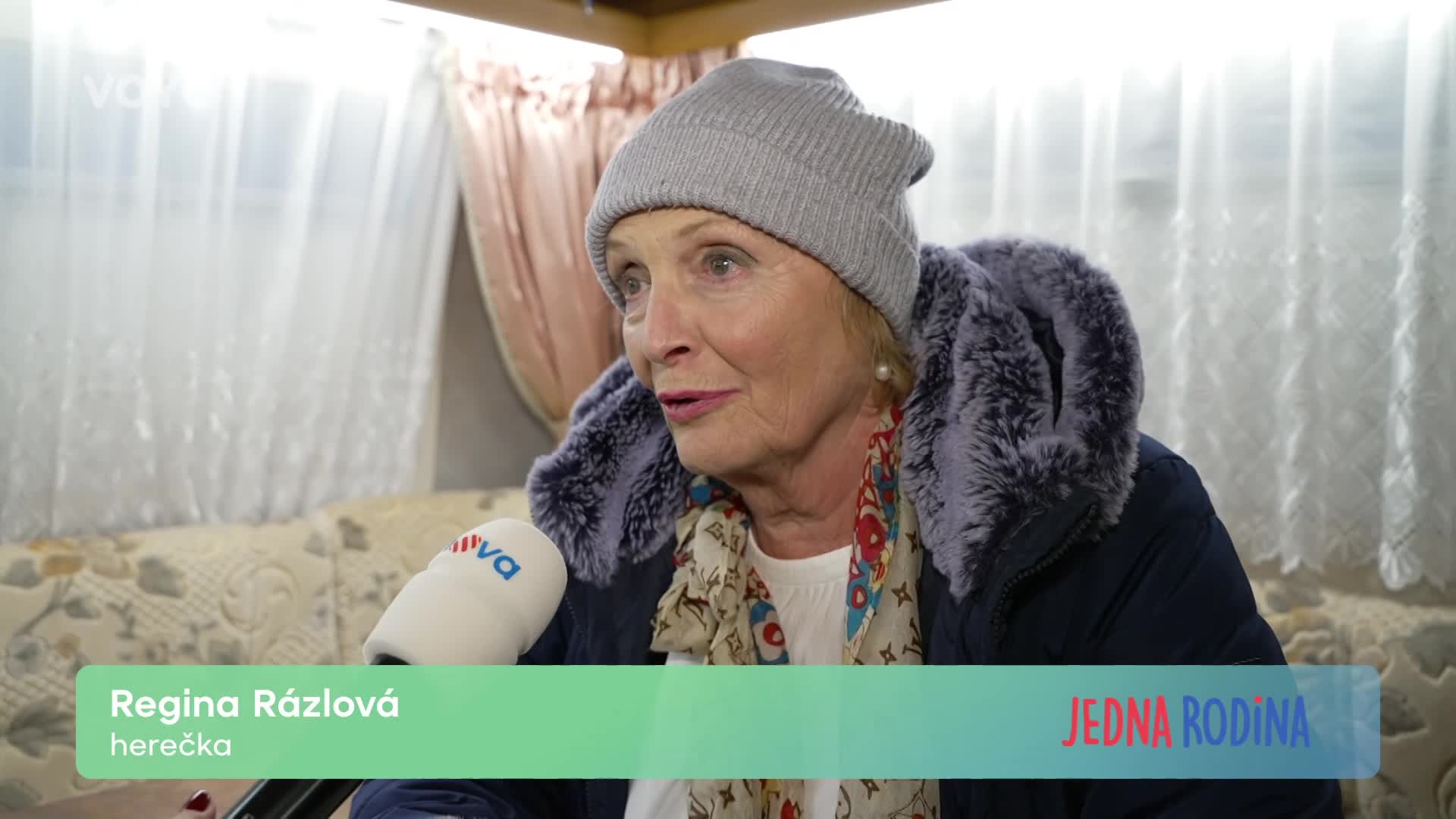 Zranění v Jedné rodině: Regina Rázlová a Petr Čtvrtníček dorazili na natáčení s obvazy a sádrou