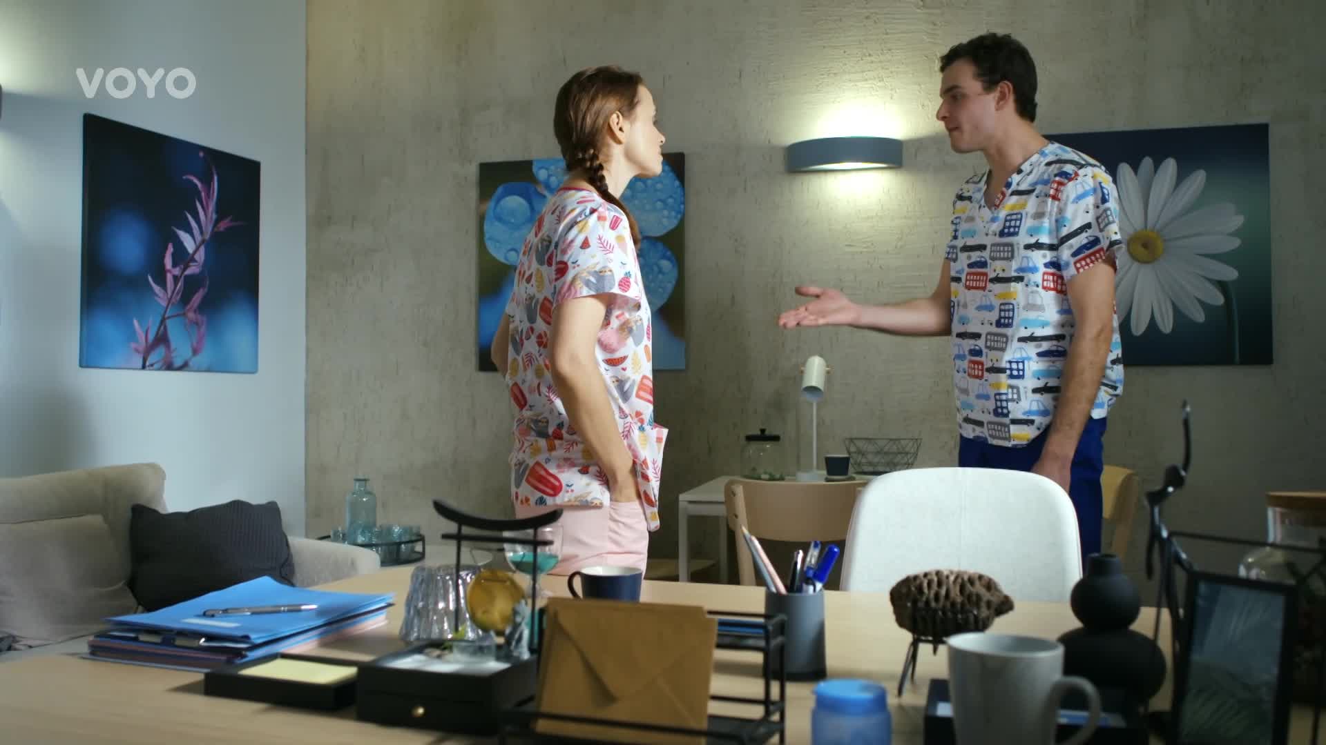 Noc s ředitelem na pokoji má dohru. Klára z Jedné rodiny má co vysvětlovat