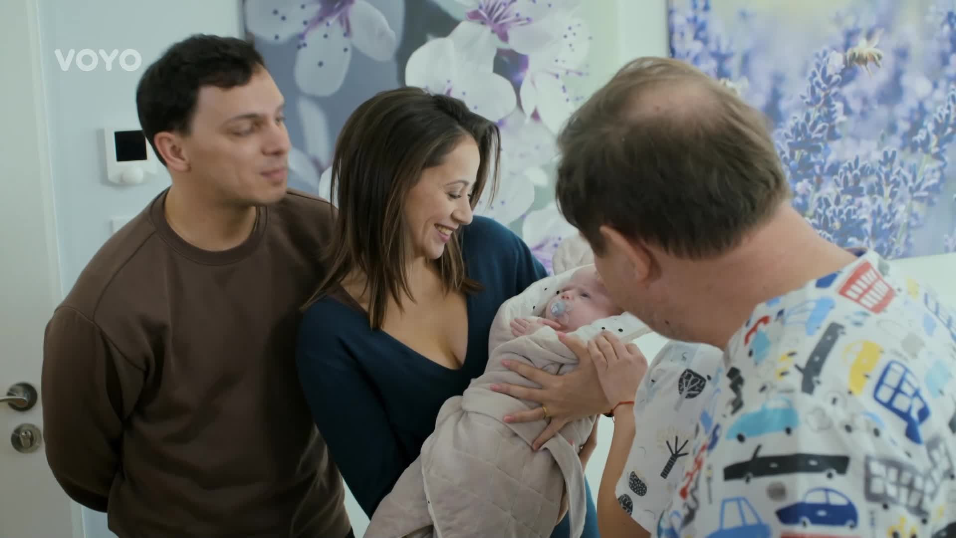 Bizarní situace při umělém oplodnění: Miminko je starší než maminka
