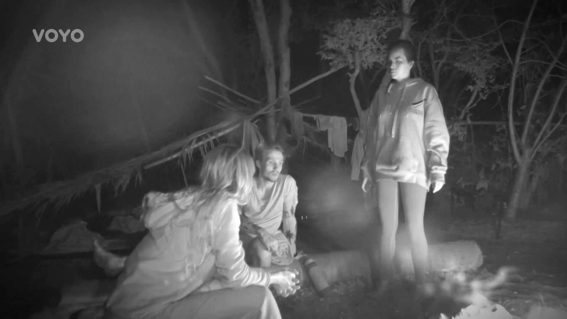 16. díl Survivora zamíchá kartami: Zvrat na kmenovce i prohledávání batohu