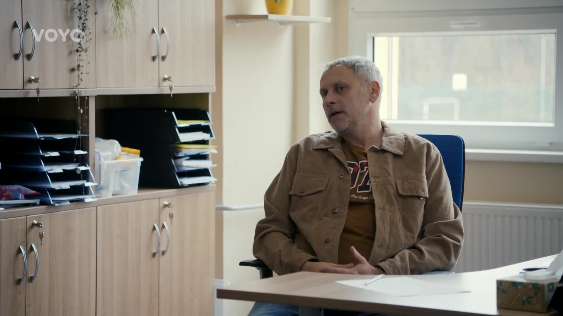 Cvokhaus! Petra chce utéct z terapie, Karel jí ale komicky zabrání