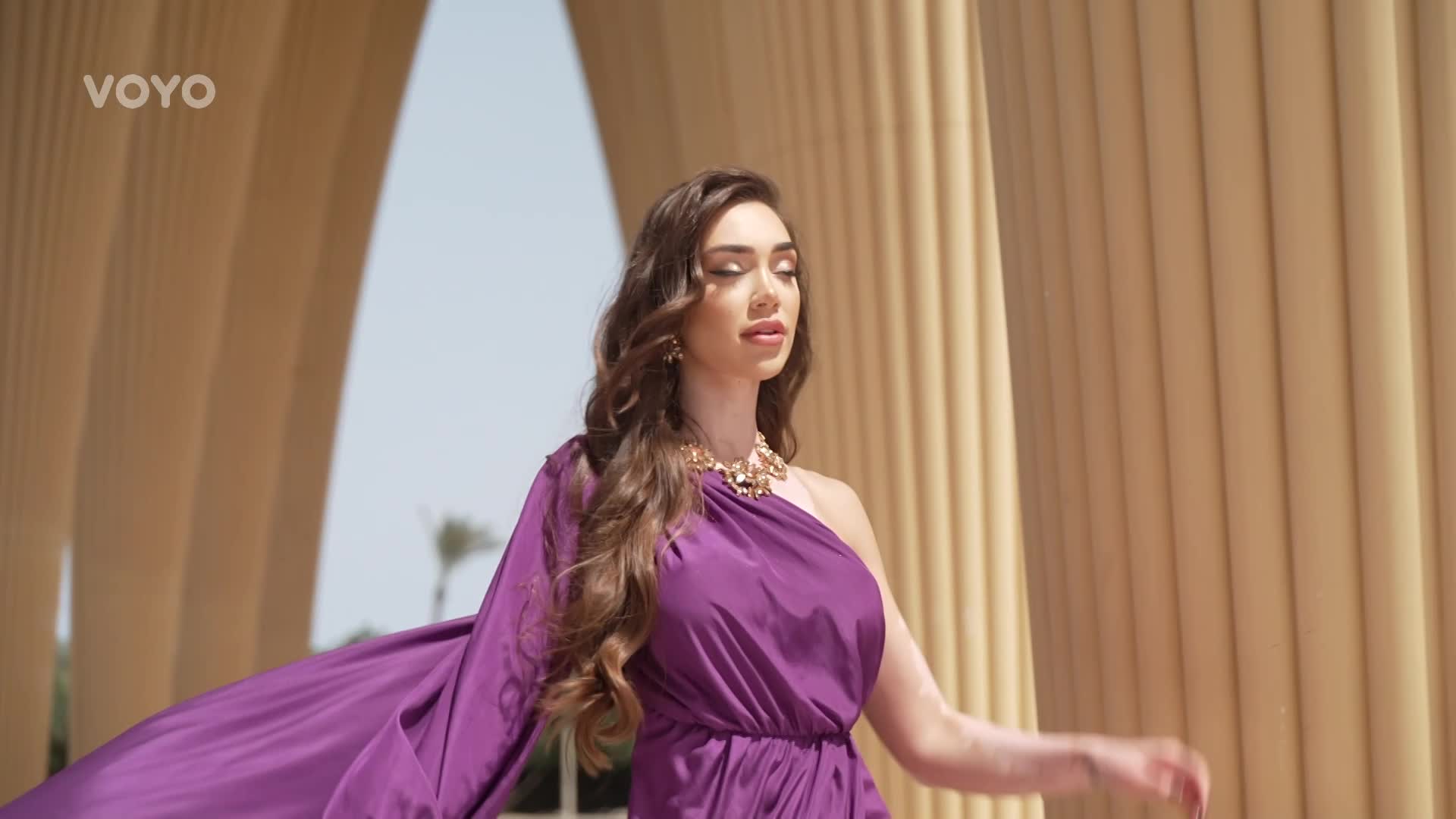 V šatně finalistek Miss Czech Republic. Krásky provede večerem Ondřej Novotný