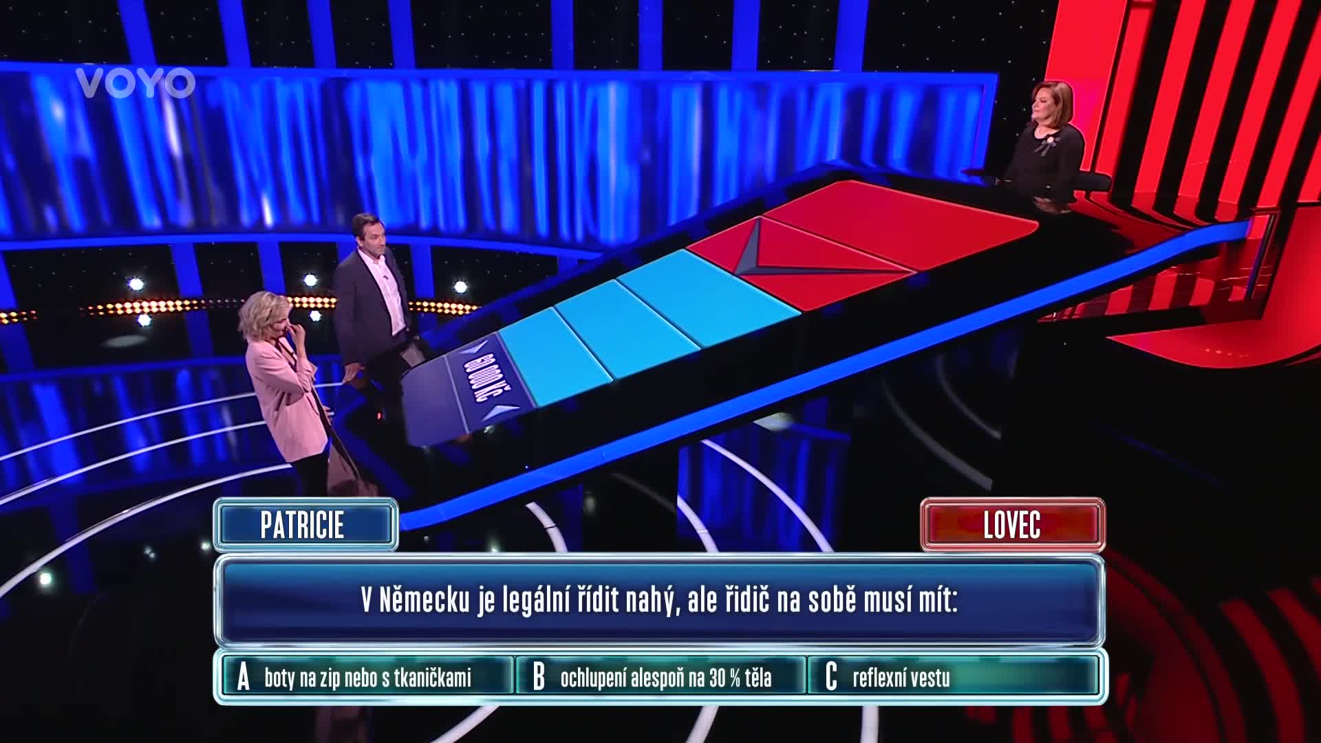 Pavel Nový zkoušel řídit nahý. Pagáčová zabodovala vtipnou hláškou