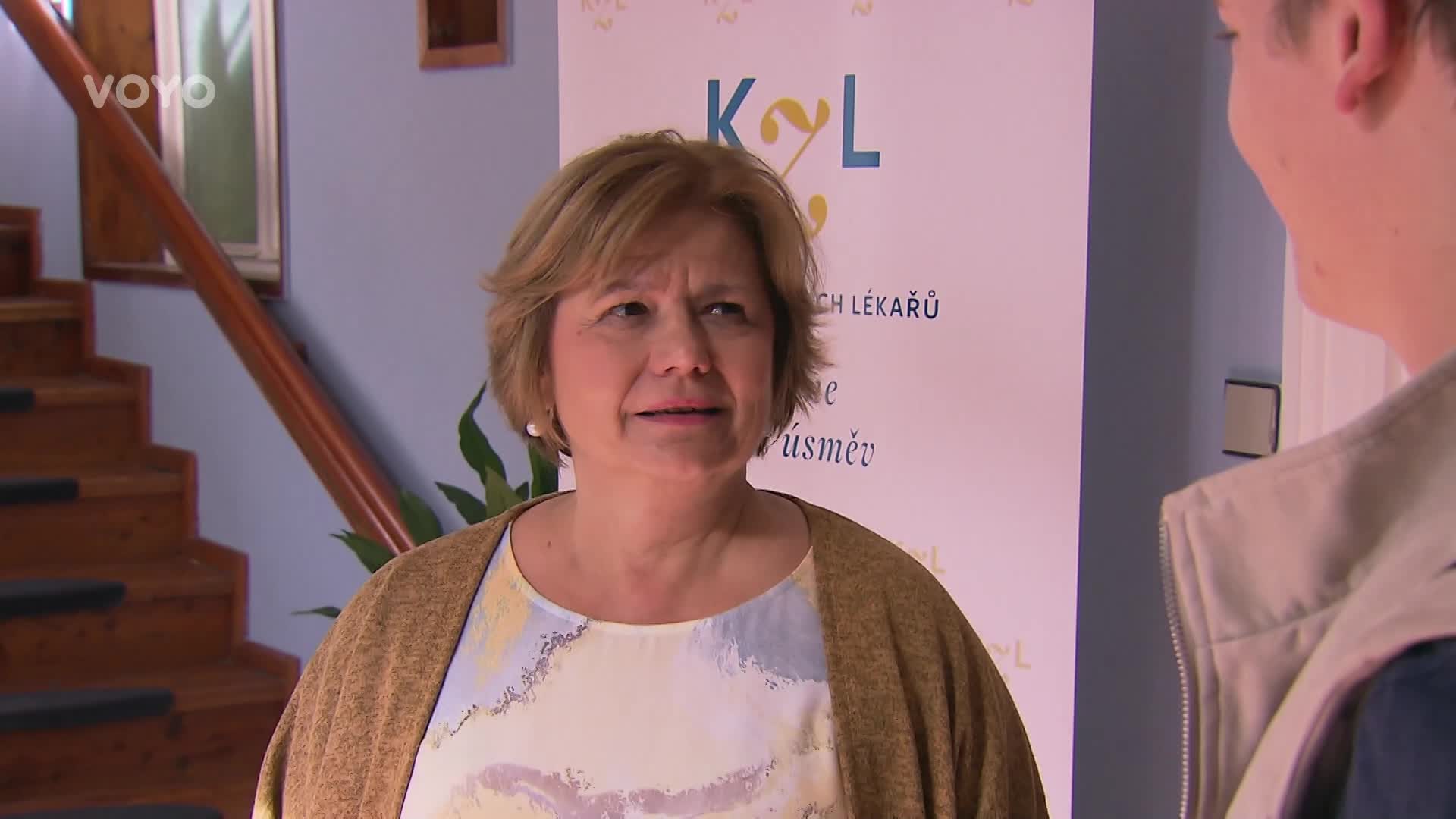 Má se Vanda z Ulice bát? Novinář Tomášek slídí na komoře