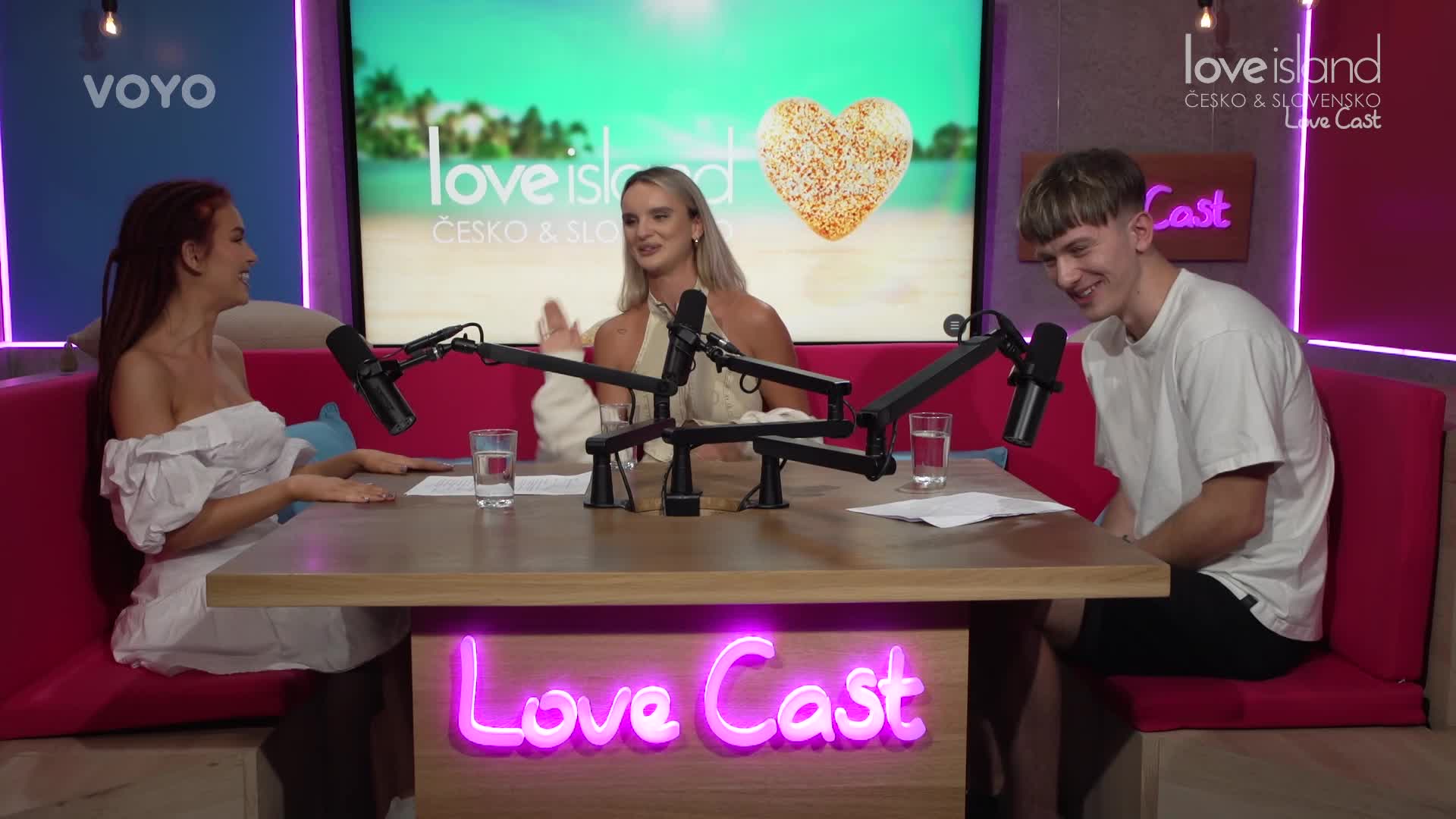Premiérový videopodcast Love Cast: Rachel a Oskar zpovídají hlasitou modelku Kristi