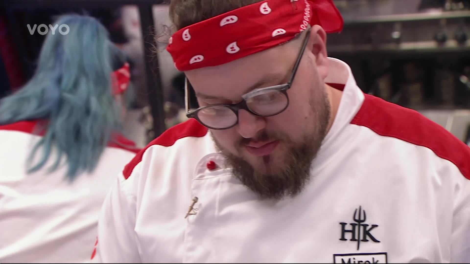 Nemravné hrátky s kuřetem: Ema v Hell’s Kitchen učila Mirka, jak na to