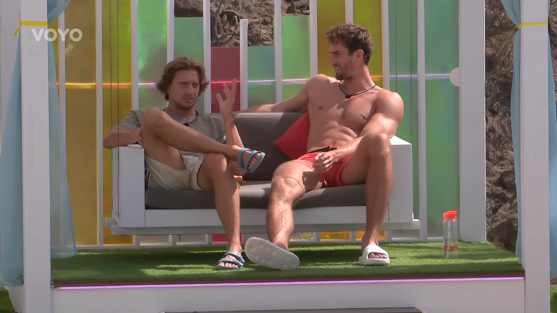 Daniel a Maťo pomlouvají holky v Love Islandu: Policistka Laura a šílená Gábi