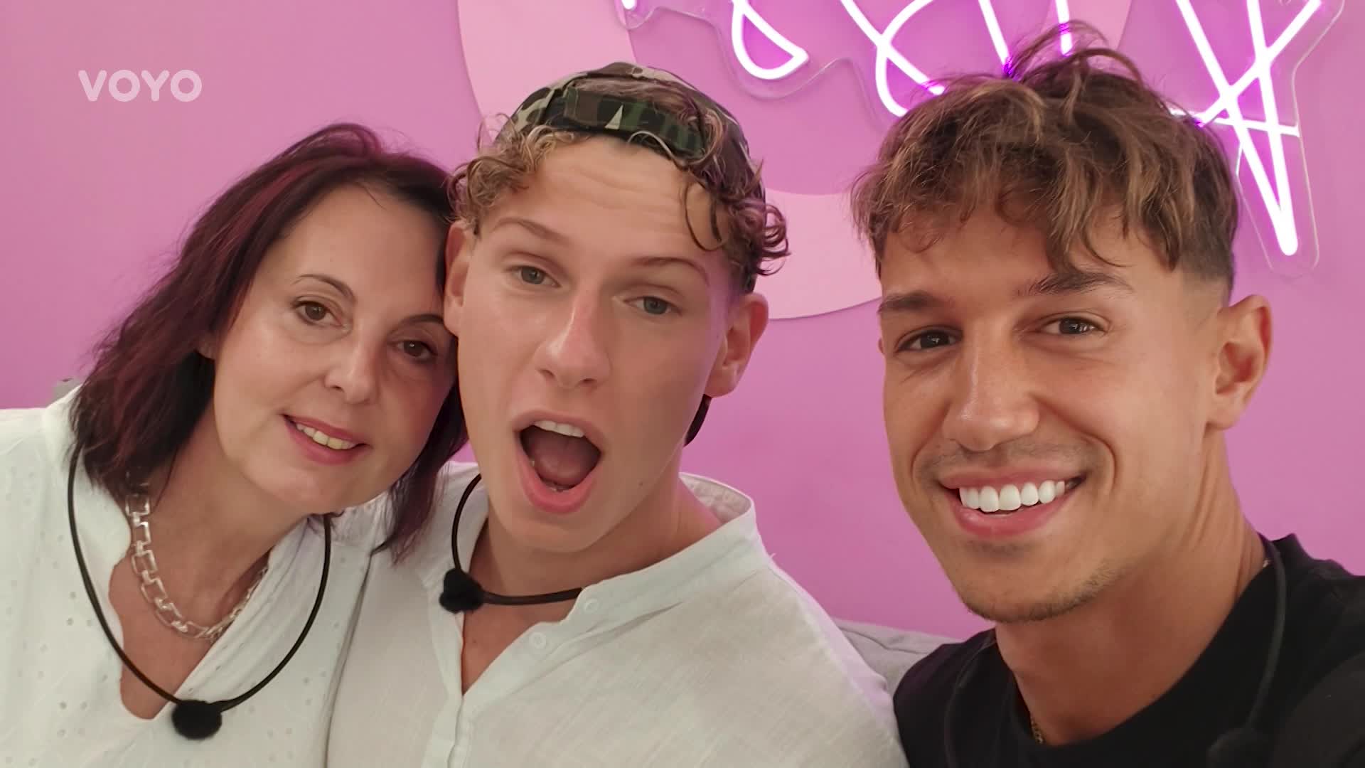 Exkluzivně z mobilů srdíček: Se svými blízkými to na Love Islandu rozjeli