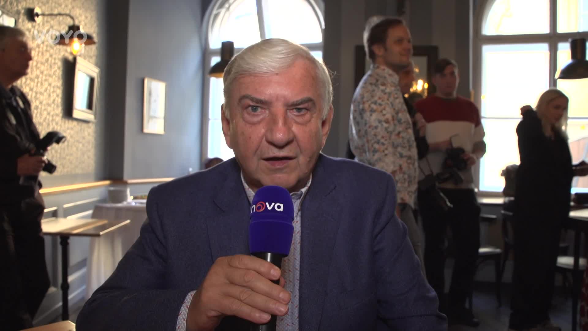 Miroslav Donutil zase překvapil: Zahrál si na reportéra Novy