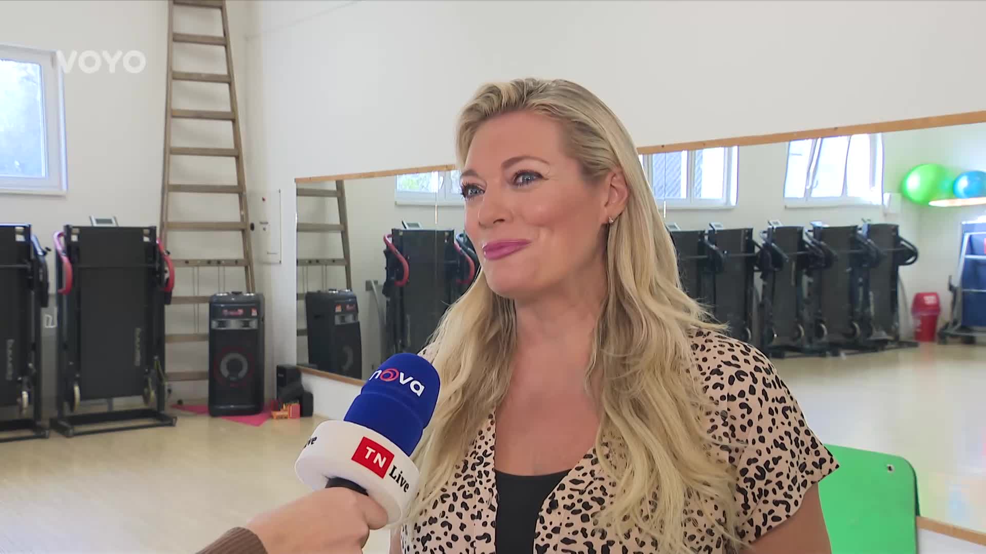 Lucie Borhyová miluje tanec: Podívejte se, jak to rozjíždí na parketu